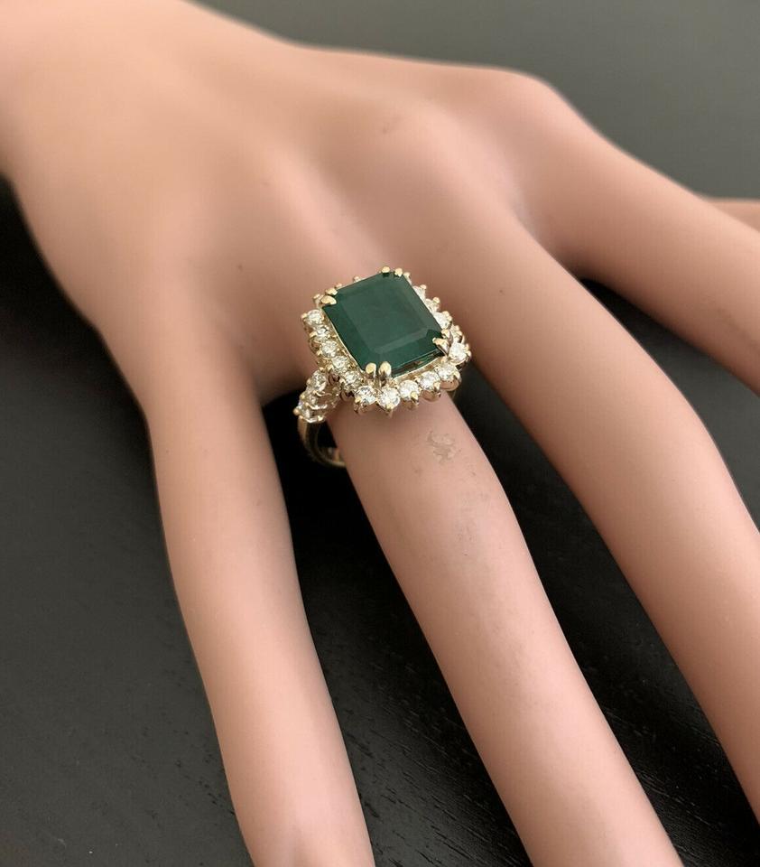 14 Karat massiver Gelbgoldring mit 5,20 Karat natürlichem Smaragd und Diamant 2
