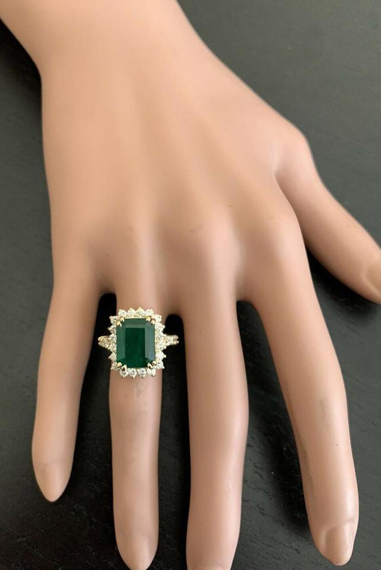 14 Karat massiver Gelbgoldring mit 5,20 Karat natürlichem Smaragd und Diamant 3