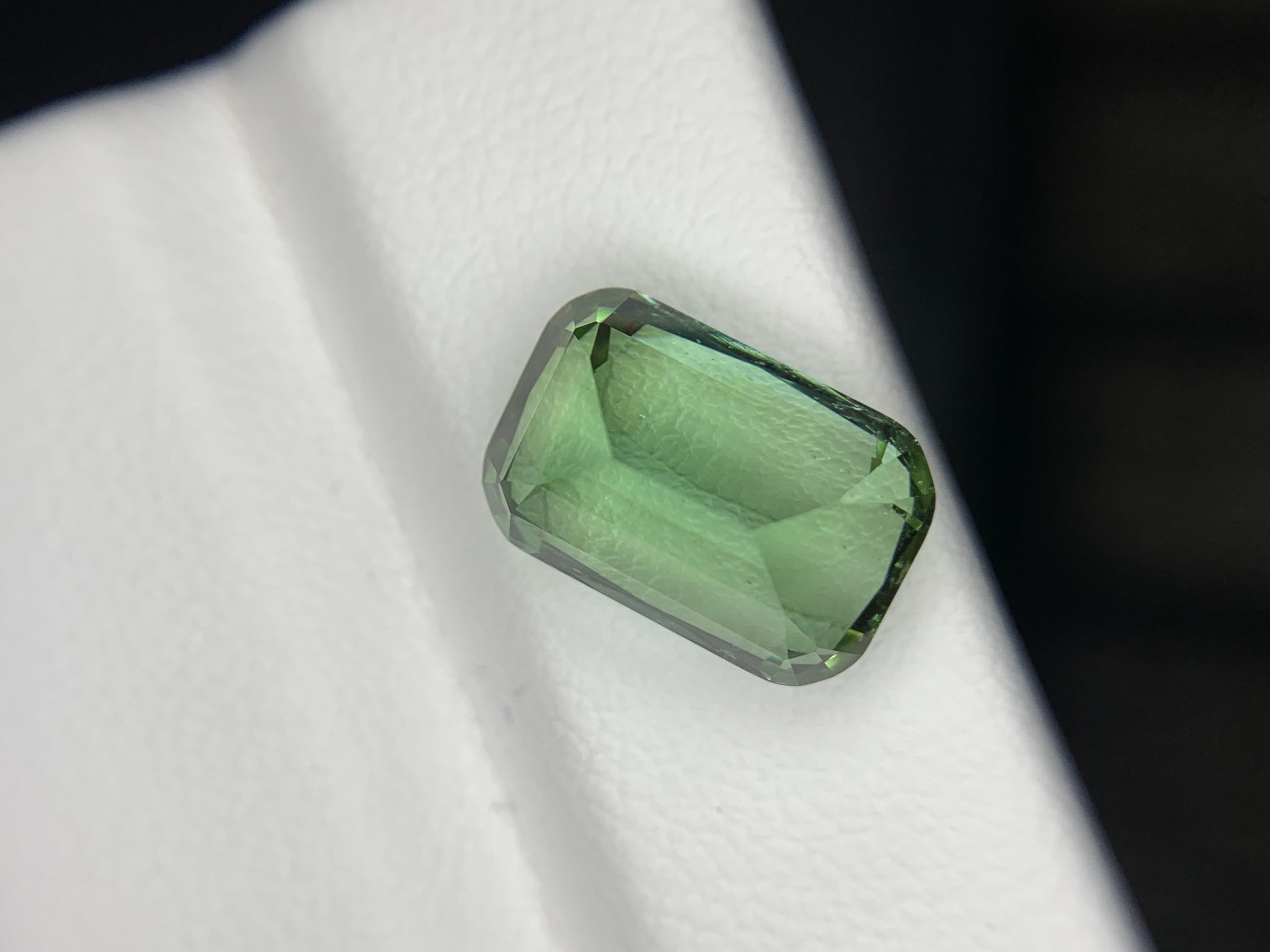Taglio cuscino 5,20 carati di gemma naturale di tormalina menta sciolta in vendita
