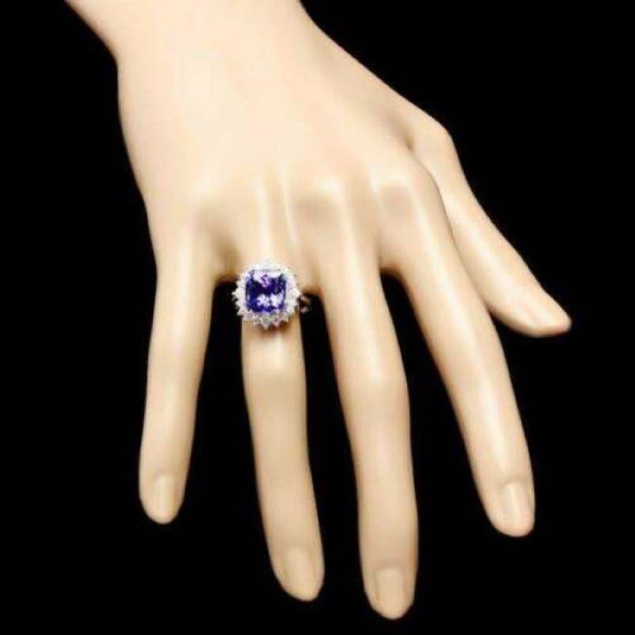 5.20 Carats Natural Tanzanite and Diamond 14K Solid White Gold Ring In New Condition For Sale In Los Angeles, CA
