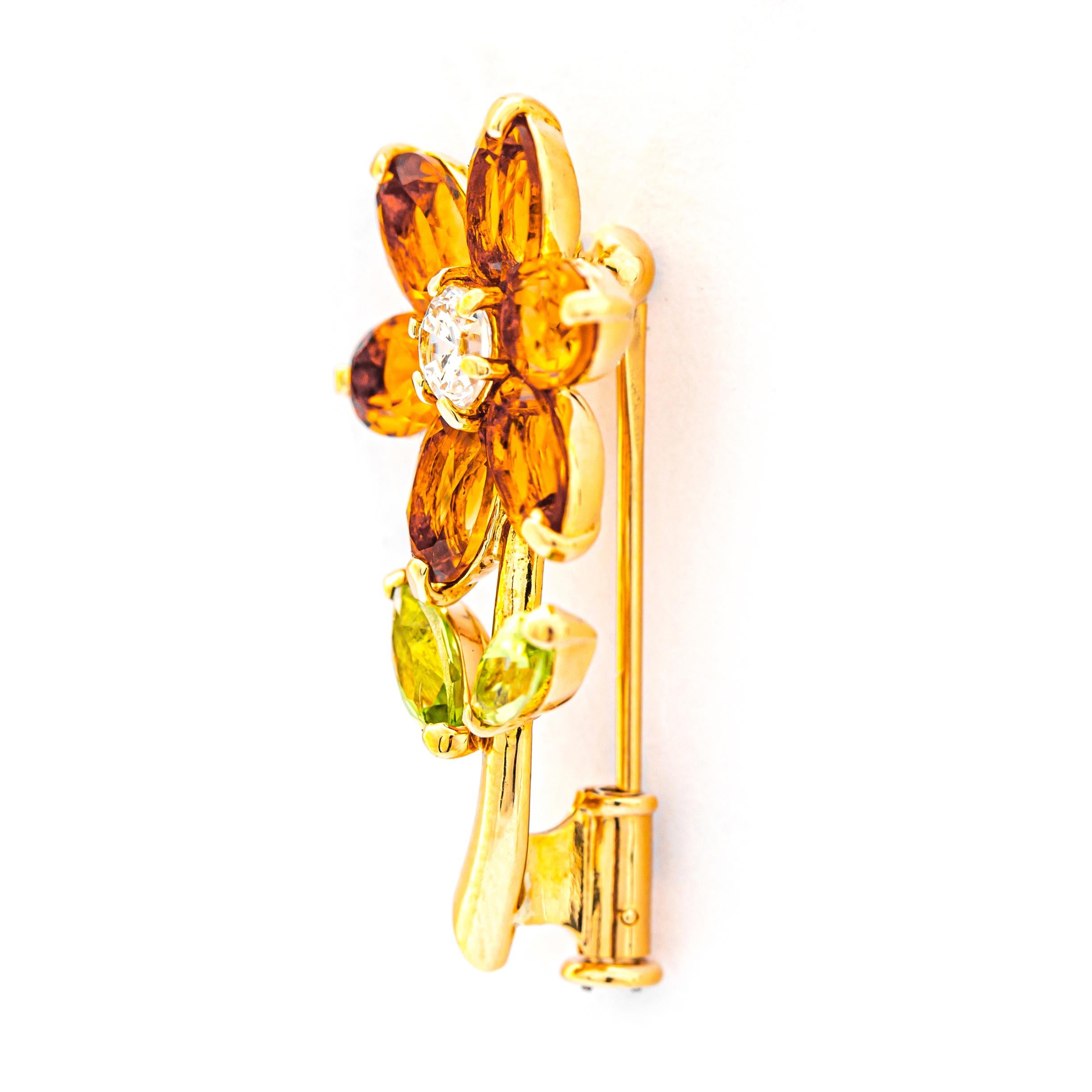5.20 ct Gemstone Mix Flower Brooch, No Reserve Price In New Condition In Ramat Gan, IL