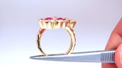 5.20ct Natural Ruby Diamonds Flower Cluster Ring 18kt yellow gold*