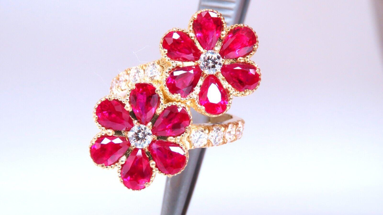 5.20ct Natural Ruby Diamonds Flower Cluster Ring 18kt yellow gold In New Condition For Sale In New York, NY