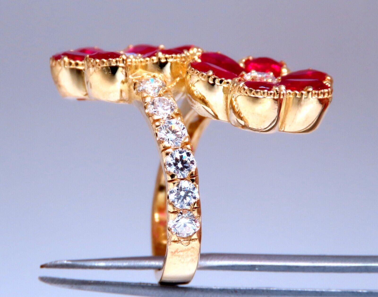 Women's or Men's 5.20ct Natural Ruby Diamonds Flower Cluster Ring 18kt yellow gold For Sale