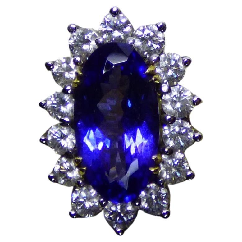 5,20 Karat Tansanit und Diamant-Cluster-Ring im Angebot