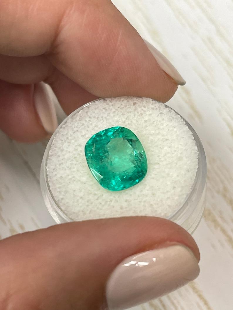 Smeraldo verde colombiano certificato da 5,21 carati - Gemma Chivor con taglio a cuscino 11x10,5 In condizioni Nuovo in vendita a Jupiter, FL