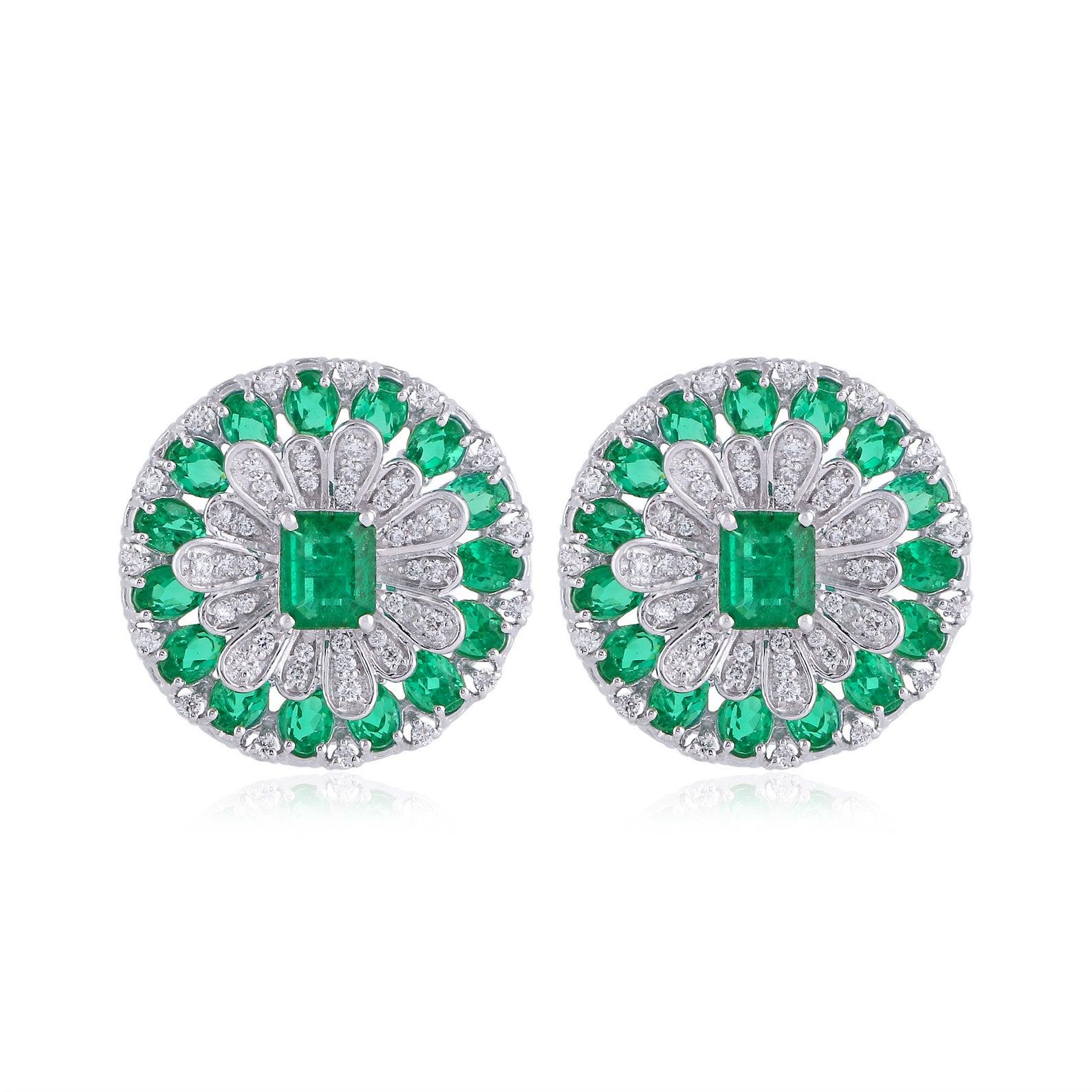 Round Cut 5.21 Carat Emerald Diamond 14 Karat Gold Flower Stud Earrings For Sale