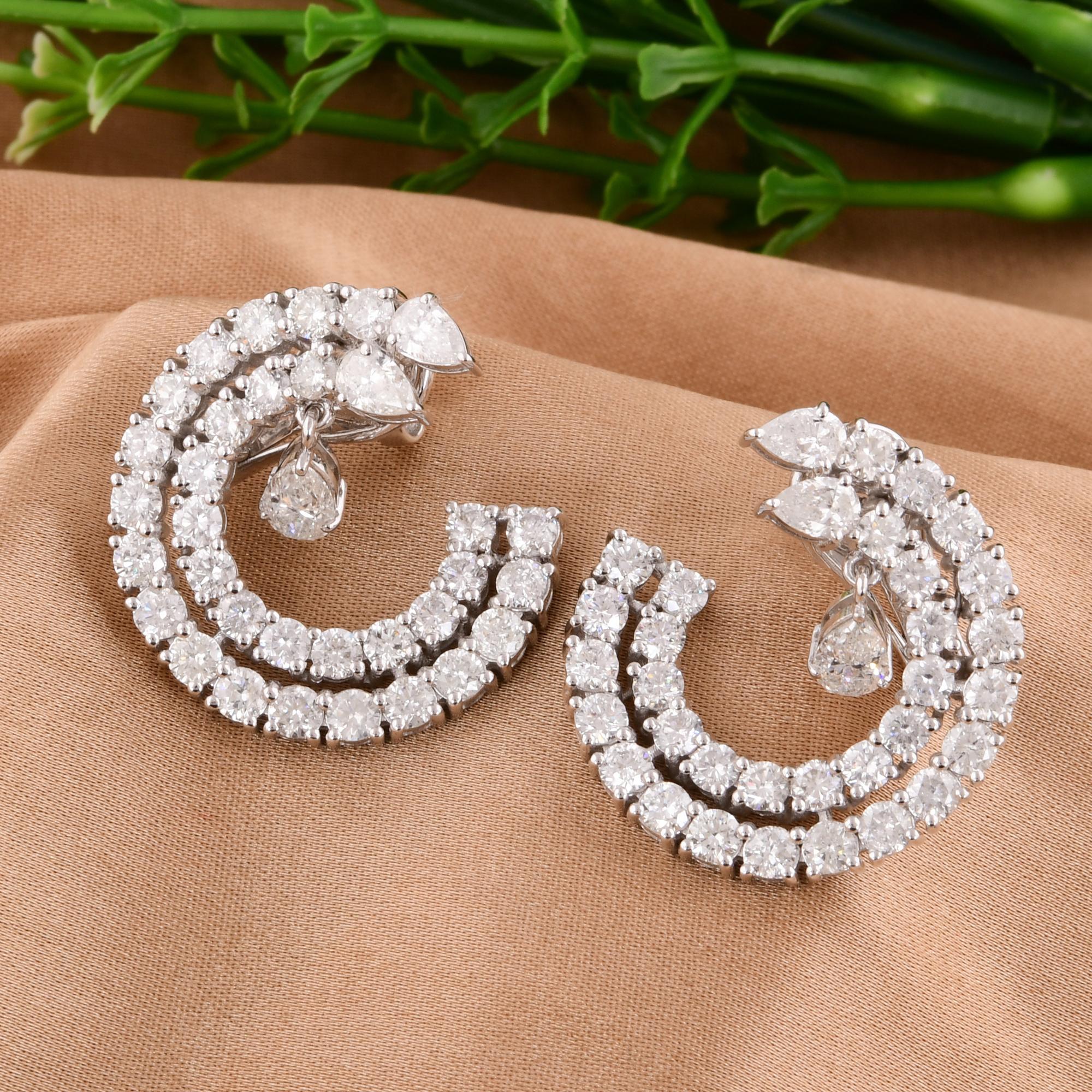 5.21 Carat Pear & Round Diamond Earrings 18 Karat White Gold Handmade Jewelry In New Condition For Sale In Diera, Dubai