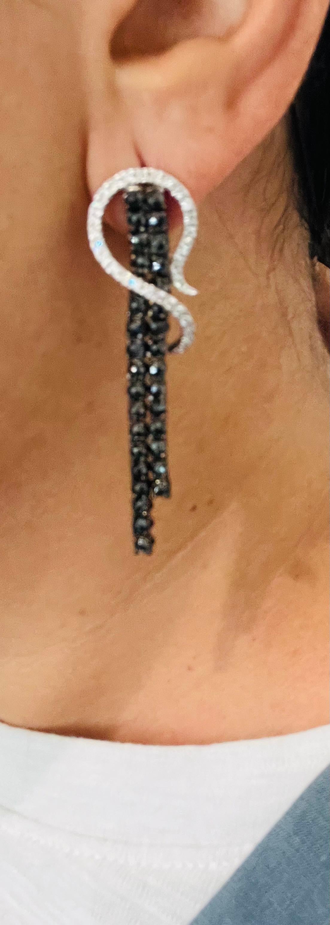 5,21 Karat Rundschliff-Diamant Weißgold Ohrringe baumeln im Angebot 3