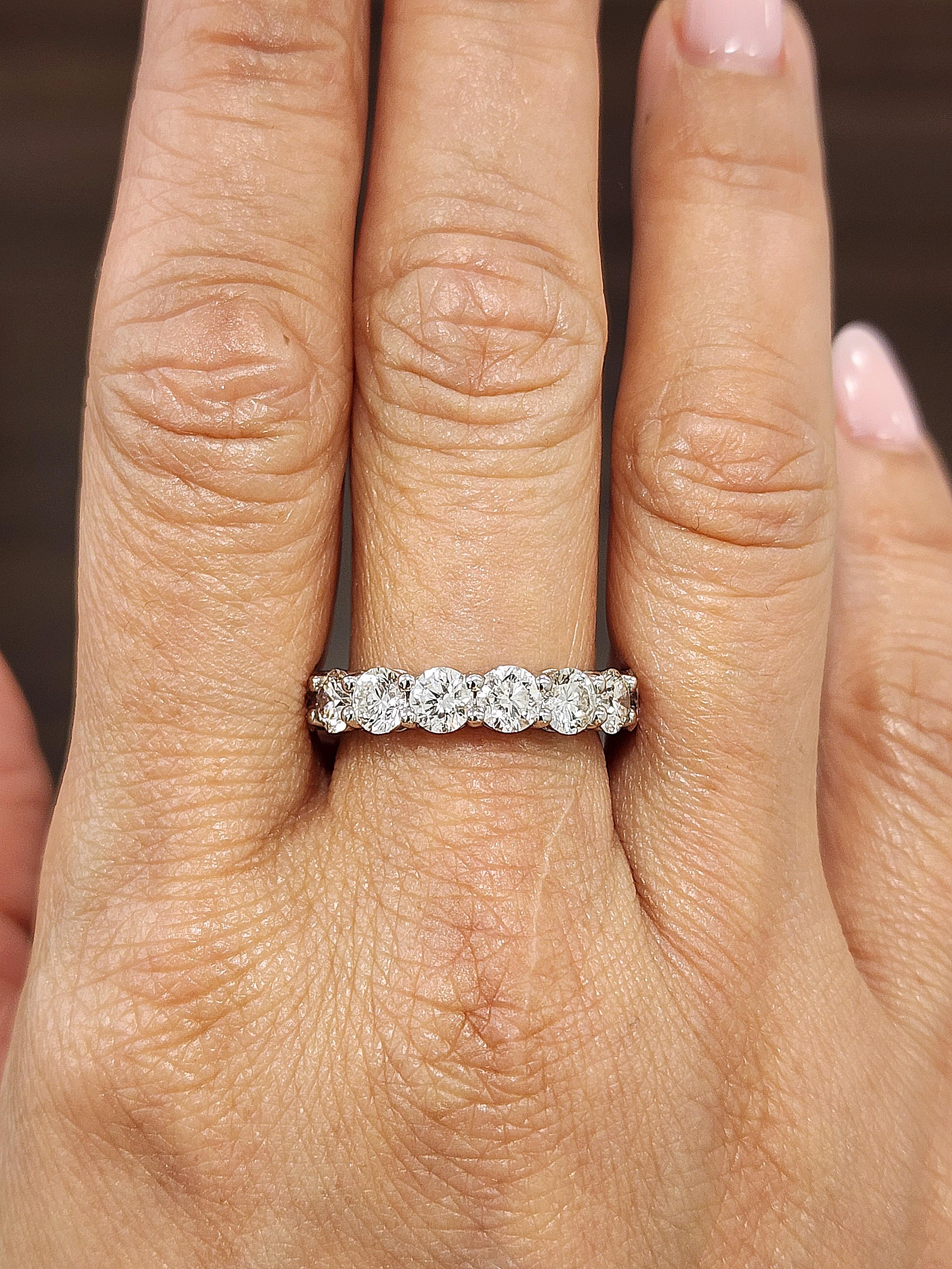 Round Cut 5.21 ct Diamond Eternity Ring For Sale