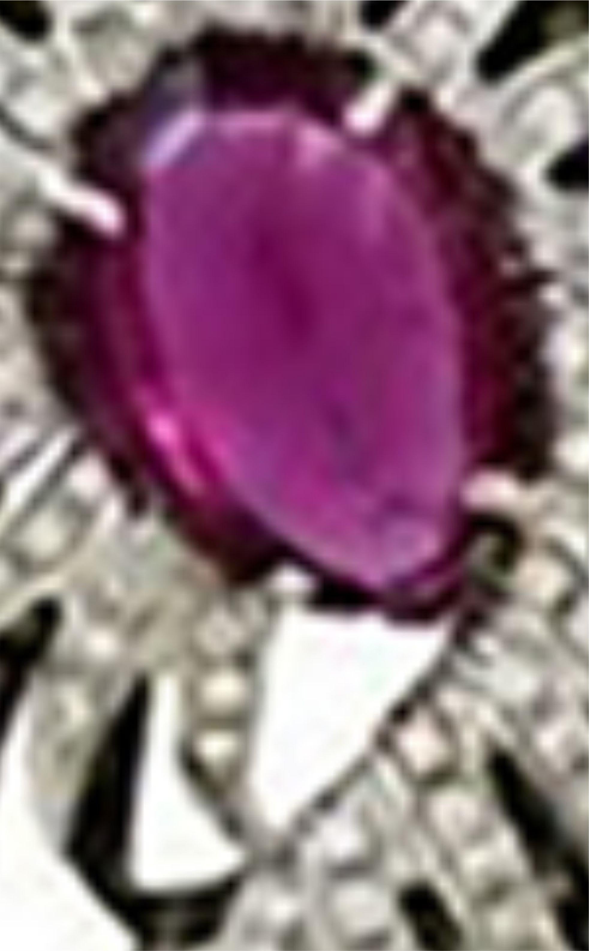 Taglio ovale 5,21 carati di tormalina e 1,38 carati di diamante di colore misto. in vendita
