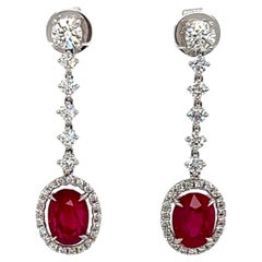 Boucles d'oreilles en goutte en or blanc 18 carats avec diamants et rubis de 5,21 carats au total