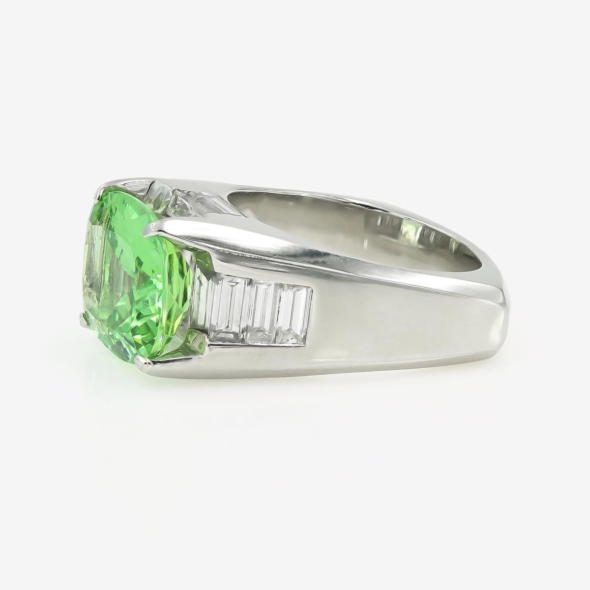 5.22 Carat Natural Green Beryl and Baguette Diamond Ring in Platinum In New Condition In Chicago, IL