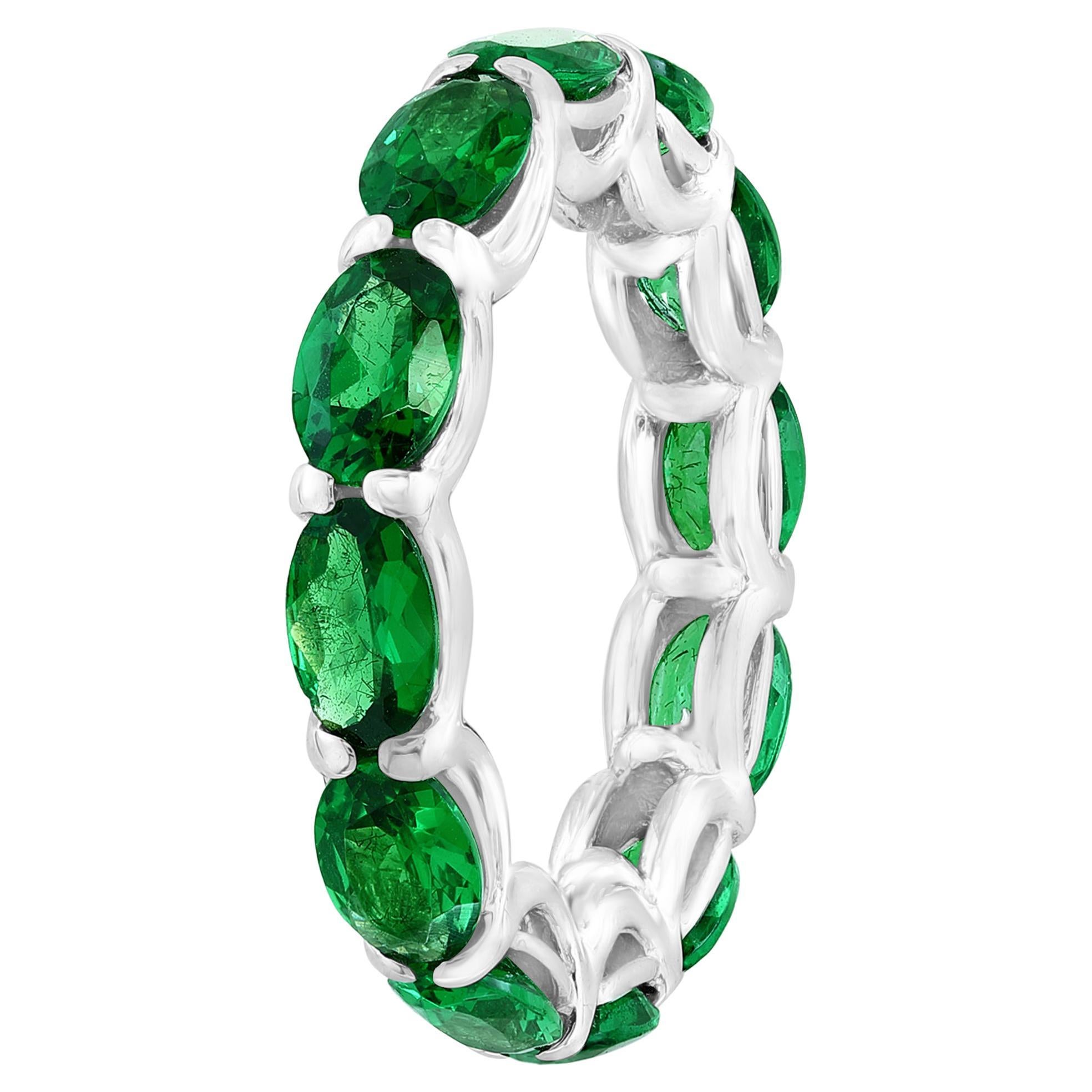 Auction - 5.22 Carat Oval Shaped Tsavorite Eternity Band Ring For Sale