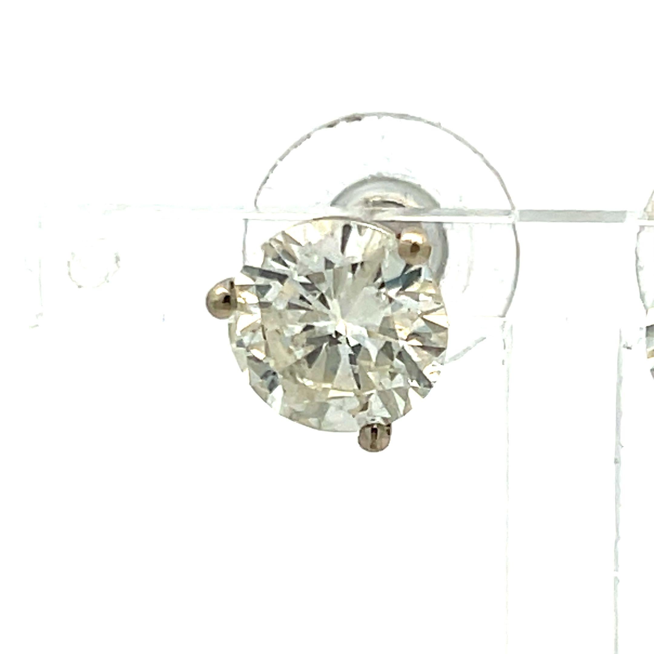 Clous d'oreilles en or blanc 14 carats avec diamants ronds brillants J-K I2 de 5,22 carats Bon état - En vente à New York, NY