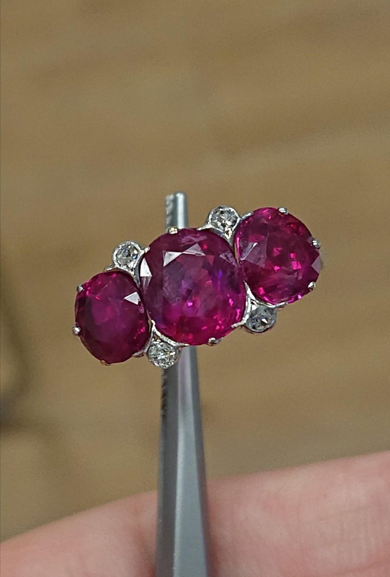 5.22 Carat Unheated Burmese Ruby 3-Stone and Diamond Platinum and Gold Ring For Sale 1