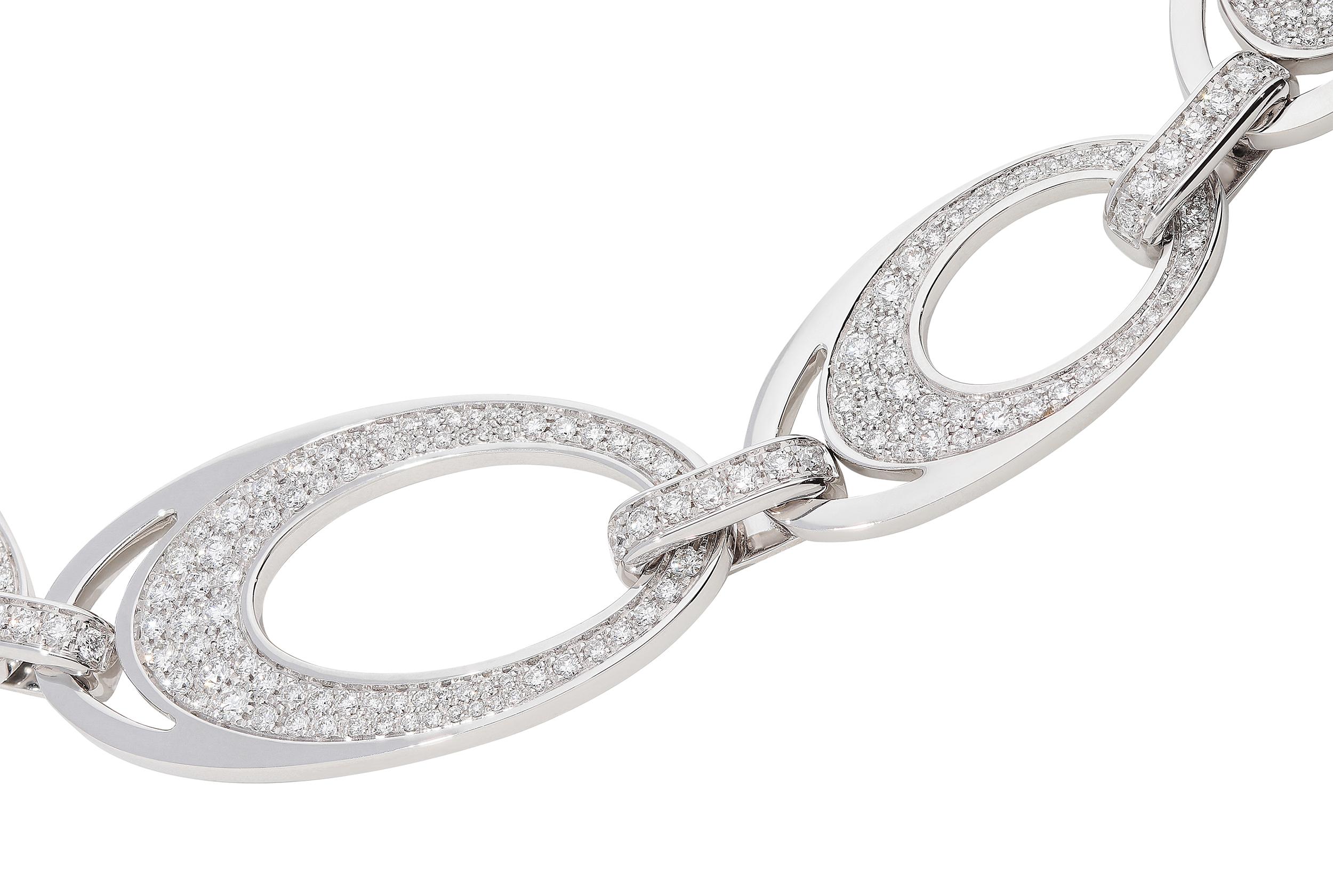 Contemporary 5.22 Carat White GVS Diamonds 18 Karat White Gold Link Necklace For Sale