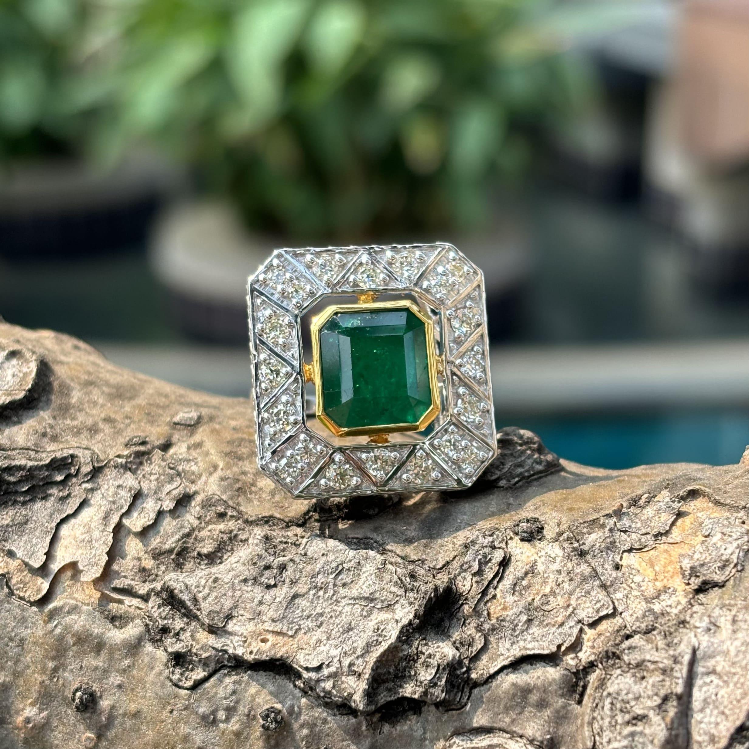 Emerald Cut 5.22 ct Colombian Emerald Art Deco Ring with Old Cut Diamonds in 18K Gold For Sale