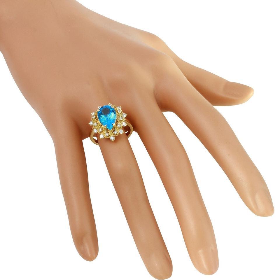 Mixed Cut 5.22 Ct Natural Gorgeous Swiss Blue Topaz and Diamond 14K Solid Yellow Gold Ring For Sale