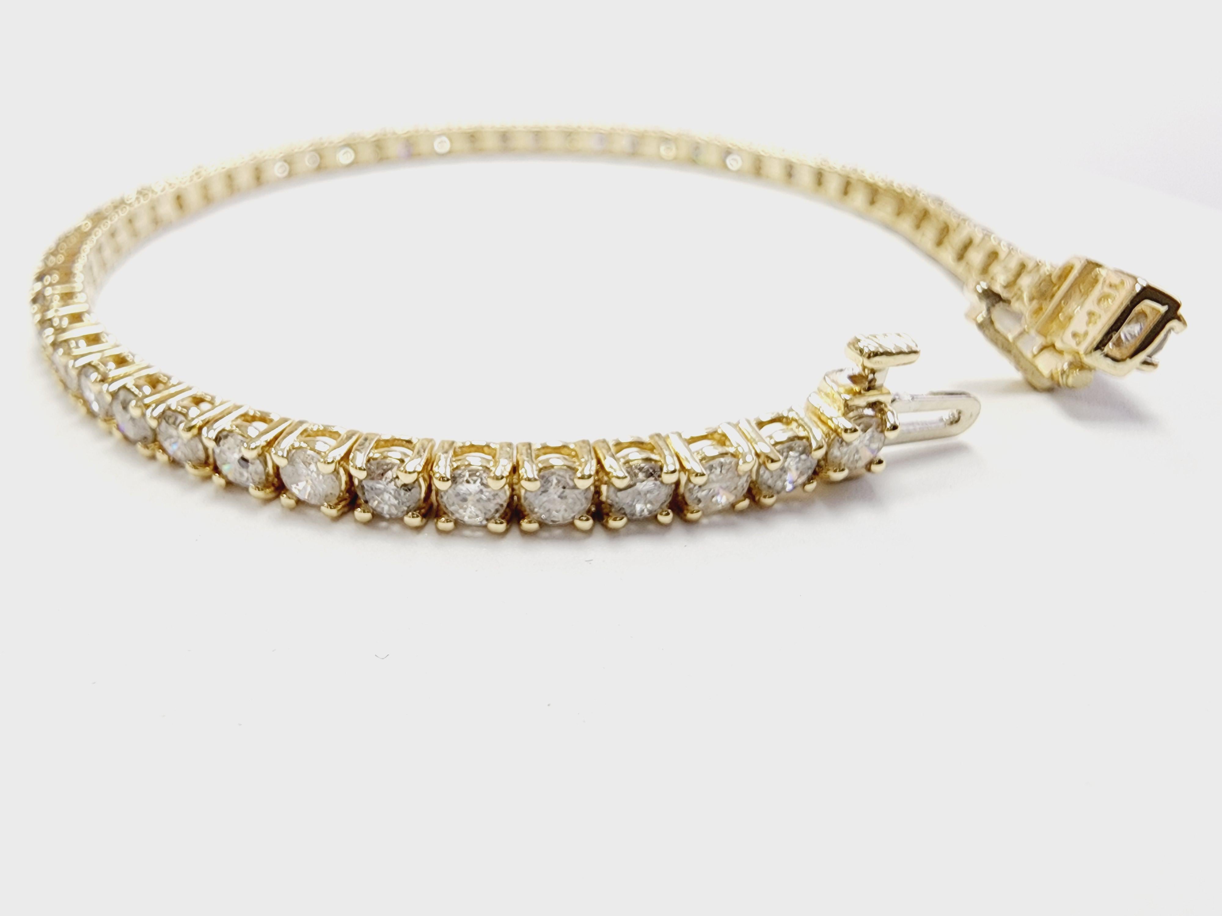 Modern 5.23 Carat Natural Diamond Tennis Bracelet 14 Karat Yellow Gold