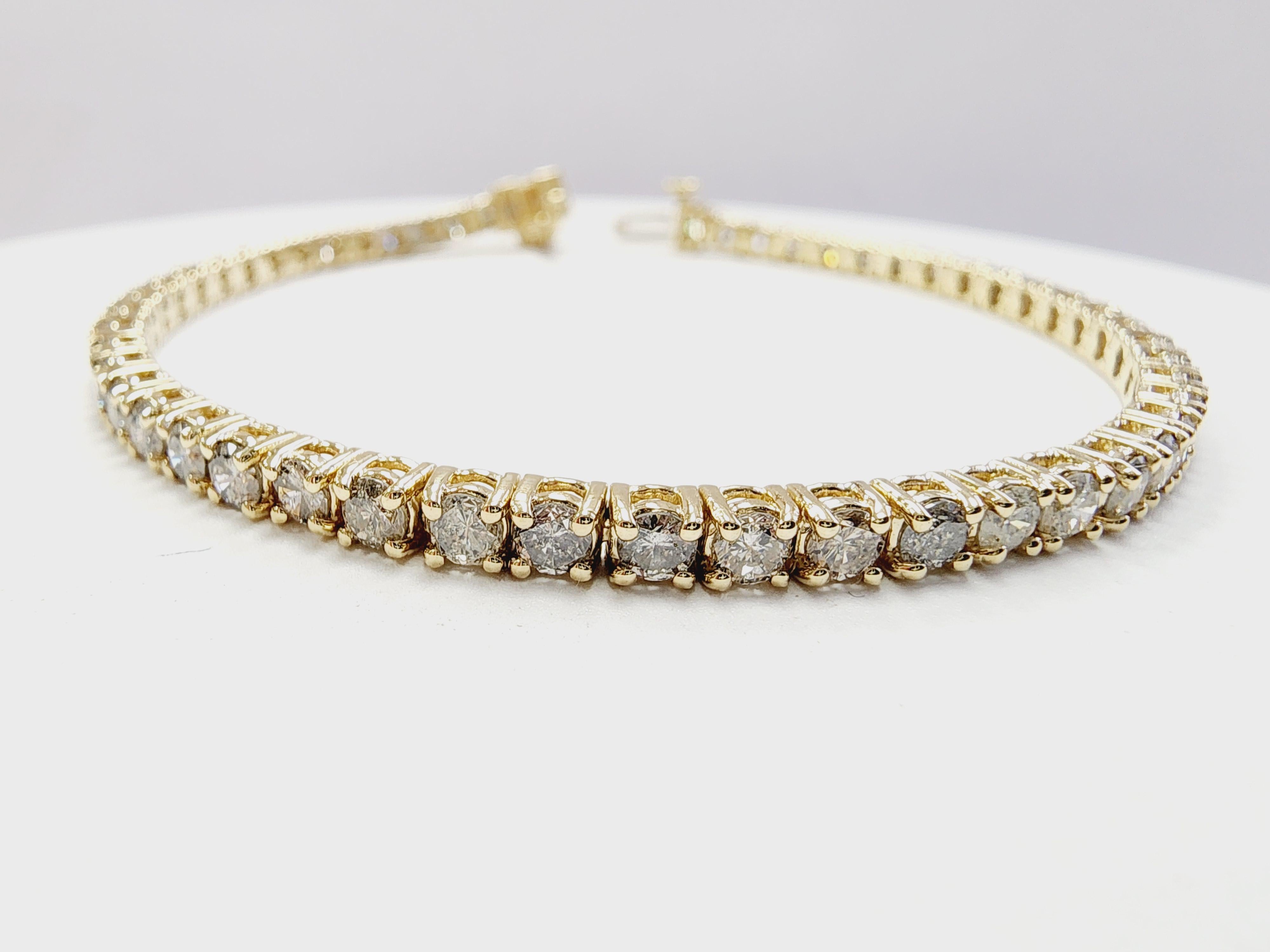 5.23 Carat Natural Diamond Tennis Bracelet 14 Karat Yellow Gold In New Condition In Great Neck Plaza, NY