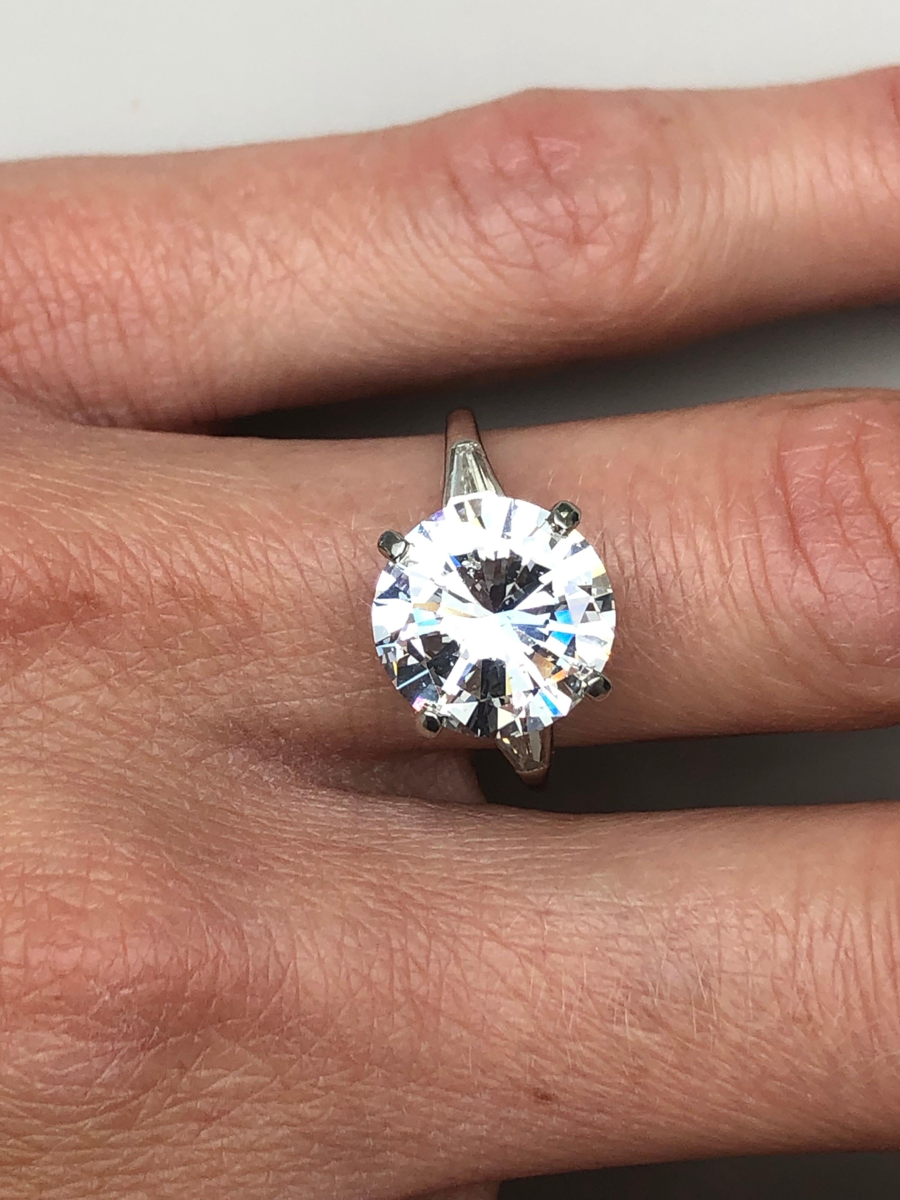Round Cut 5.23 Carat Round Brilliant Cut Diamond E Color S12 Clarity HRD Certified For Sale