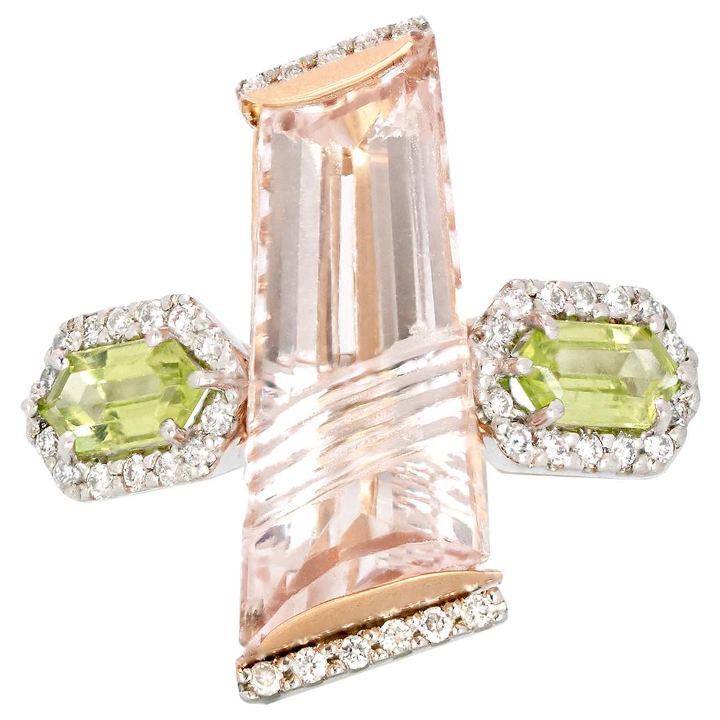 Bague vintage en diamants, péridots et morganite taille ancienne de 5,23 carats au total en vente