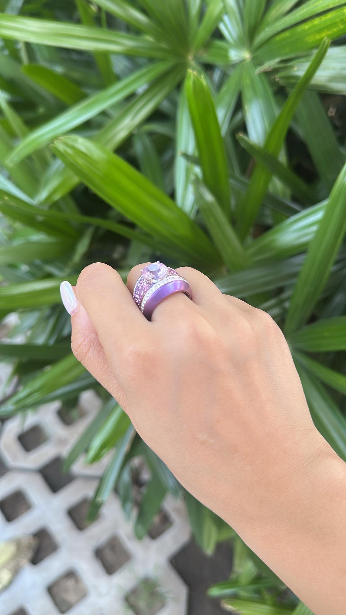 5,23 carats, Kunzite, saphirs roses et diamants Bague en titane avec platine 900 en vente 2