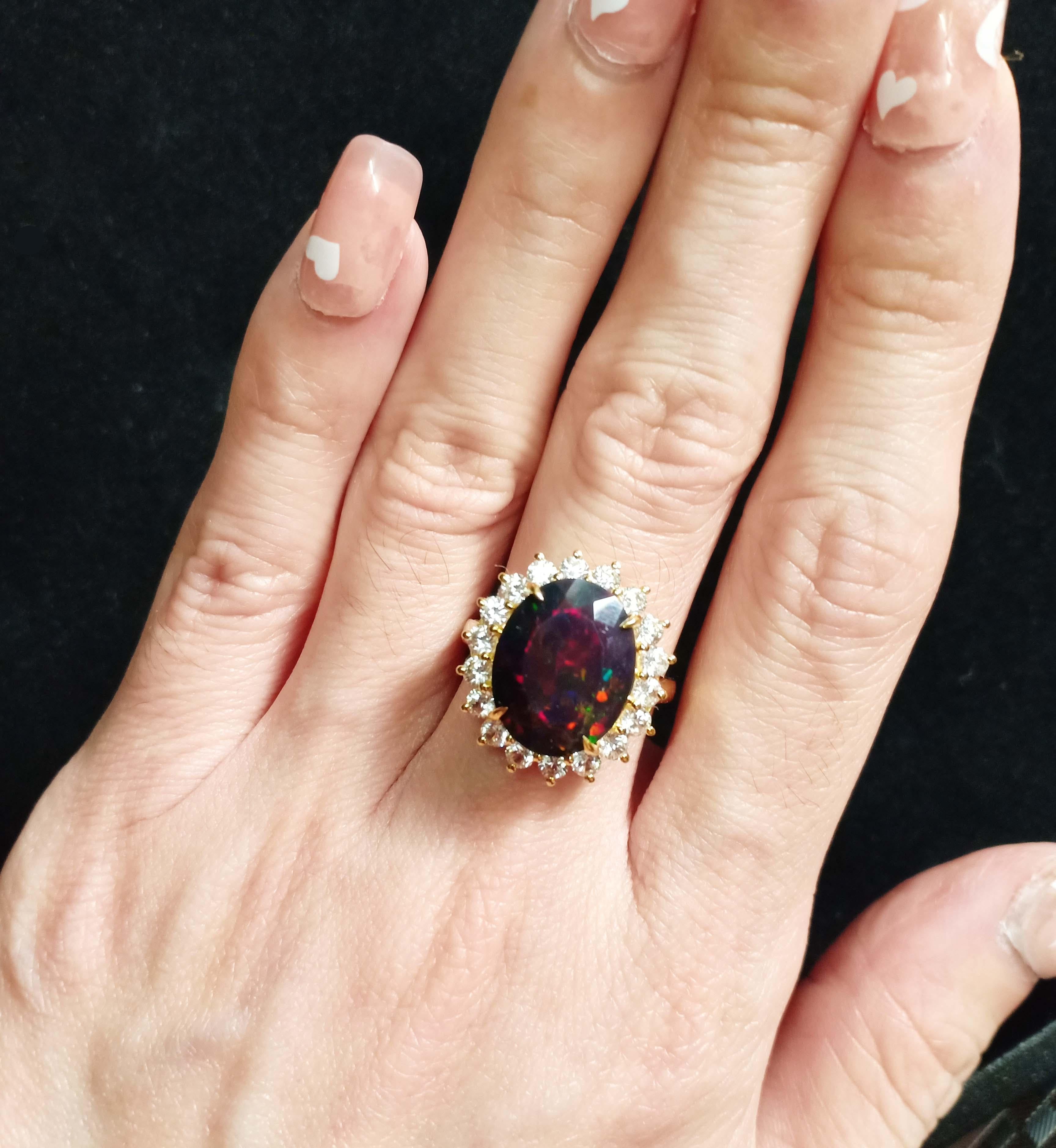 5.23cts Black Opal ring. Sterling Silver in 18K Gold Plated. For Sale 2
