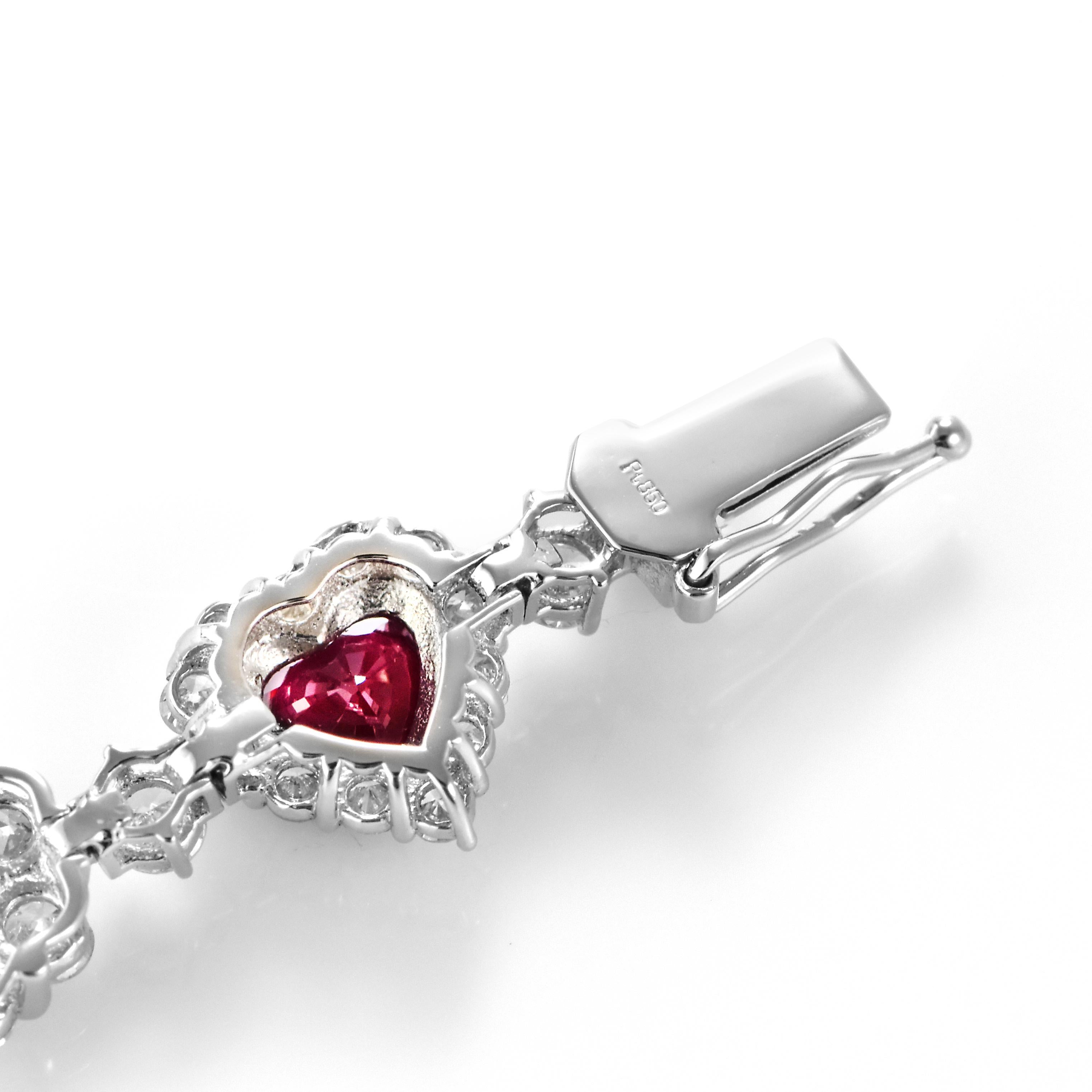 5,24 Karat Herzform, birmanische Rubine und Diamant Armband aus Platin im Angebot 3