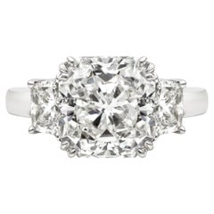 5.24 Carat Radiant Diamond Ring Brilliant 18K Gold Signature Sophistication
