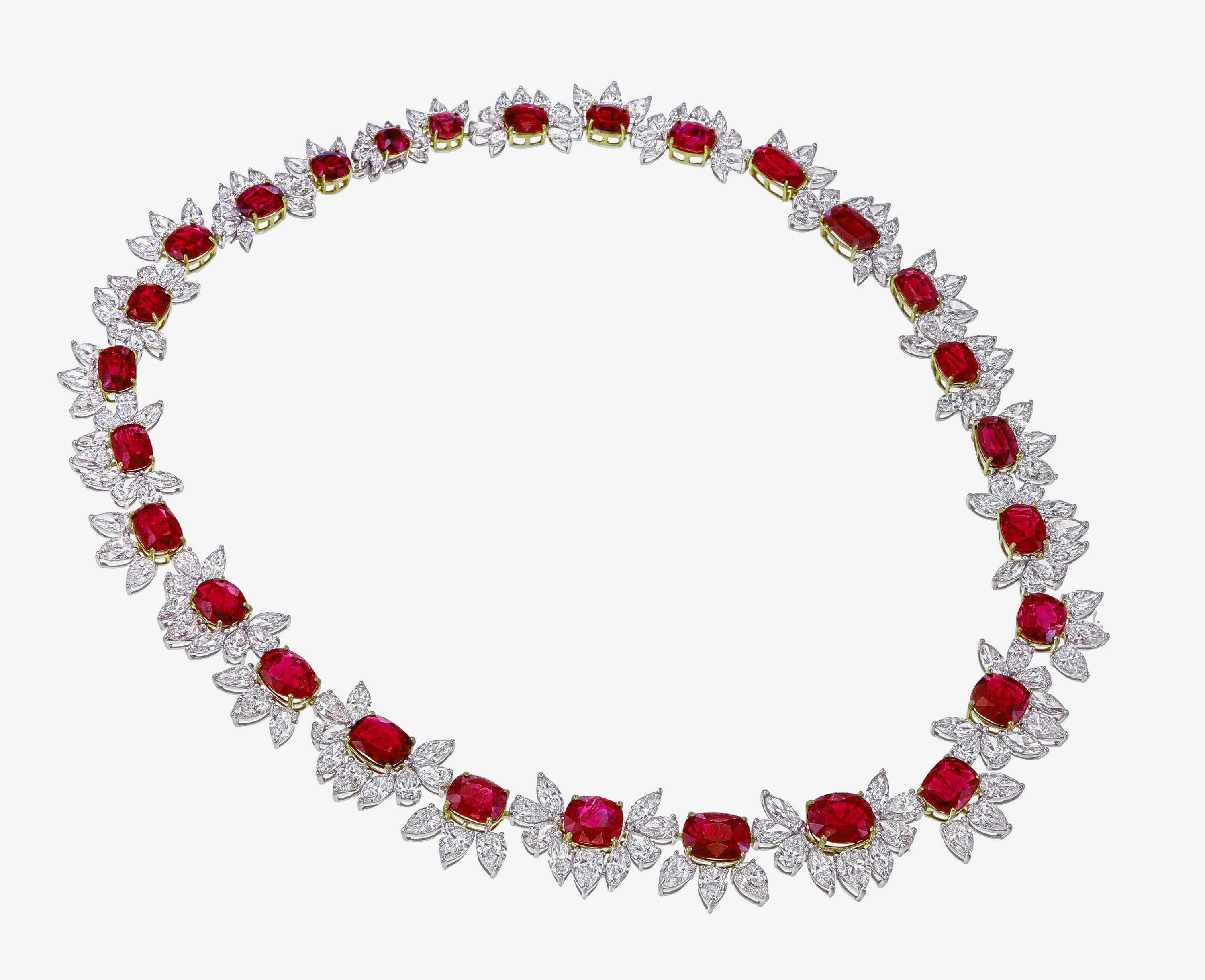 Modernista 52,44 carati di rubino birmano senza calore e collana di diamanti in oro bianco 18 carati in vendita