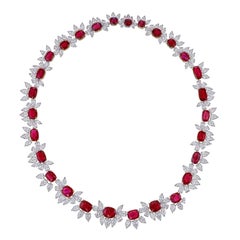 52,44 carati di rubino birmano senza calore e collana di diamanti in oro bianco 18 carati