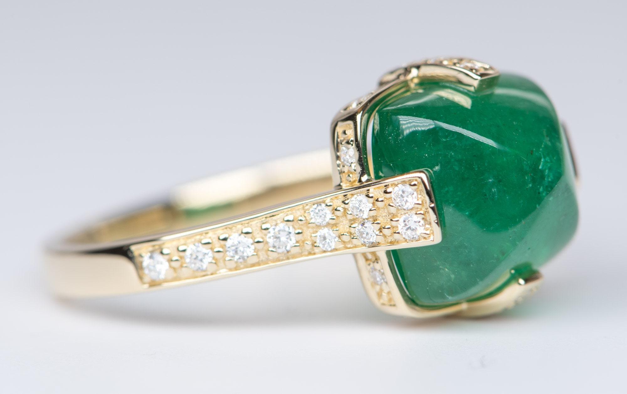 ♥ Solid 14K yellow gold ring featuring a unique sugarloaf emerald with a diamond pave band
♥ The overall setting measures 11.2mm in width, 11.2mm in length, and sits 8mm tall from the finger

♥ US Size 7 (Free resizing up or down one size)
♥ Band