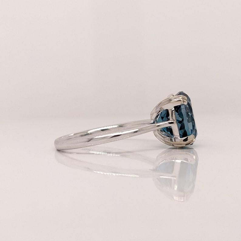 Modernist 5.24ct Vibrant London Blue Topaz Solitaire Ring in 14K White Gold Round 10mm For Sale