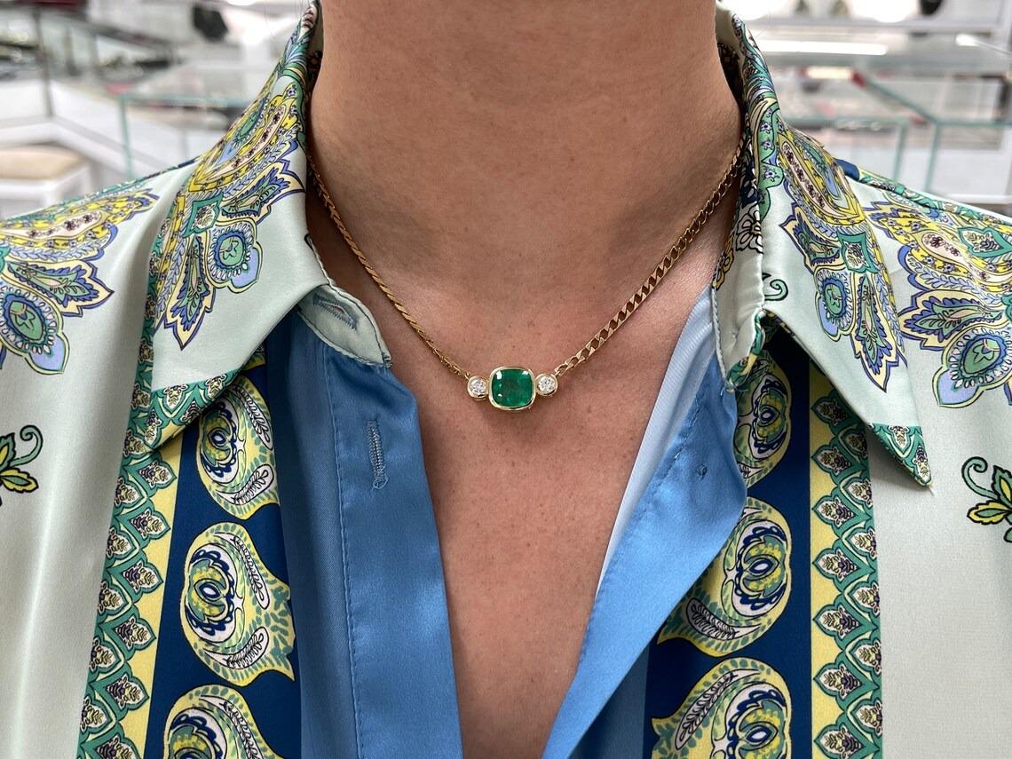 Modern 5.24tcw 14K Colombian Emerald-Cushion Cut & Diamond Three Stone Gold Necklace For Sale