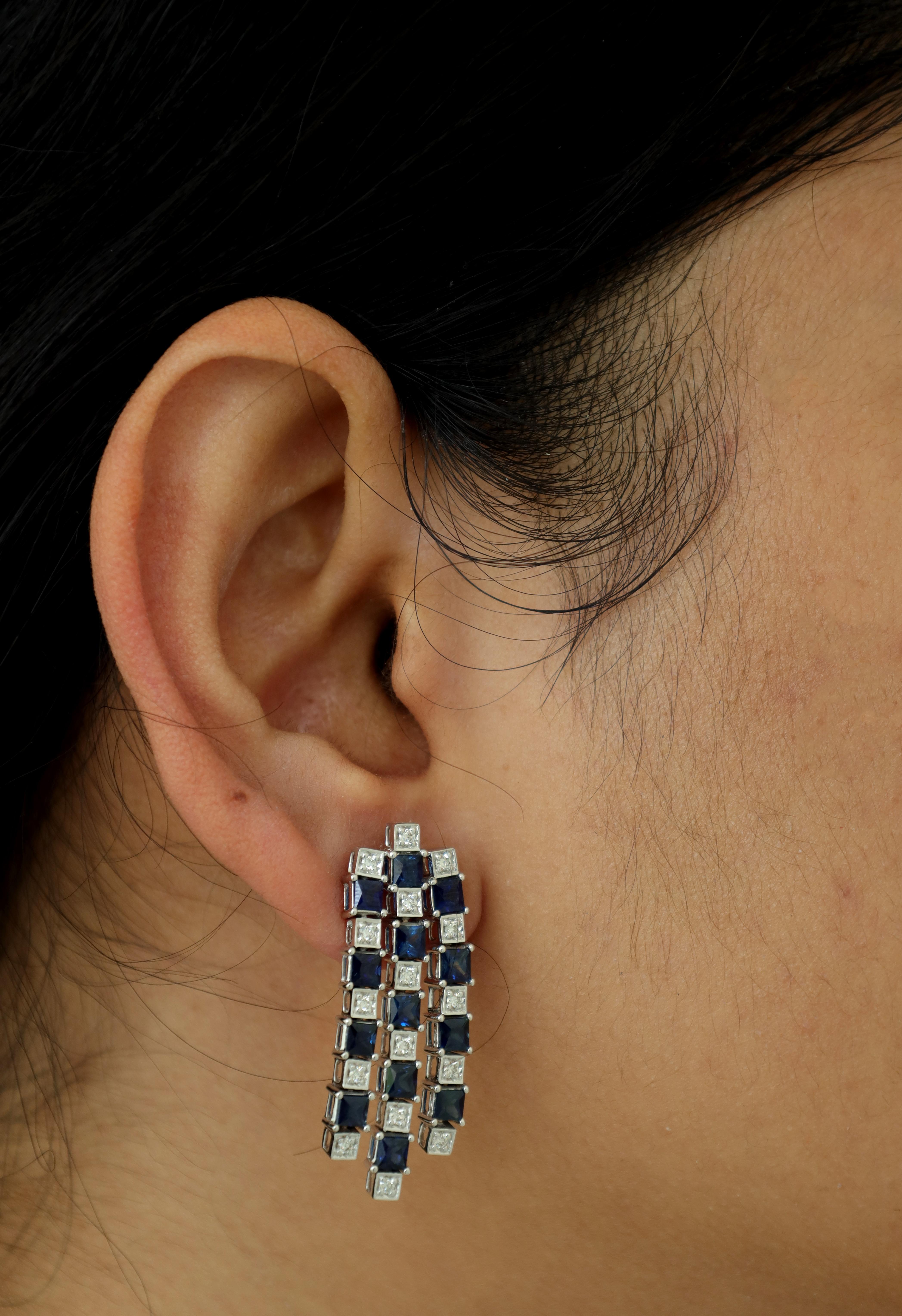 Taille carrée Boucles d'oreilles pendantes en or massif 18k avec saphir bleu et diamant de 5,25 carats en vente