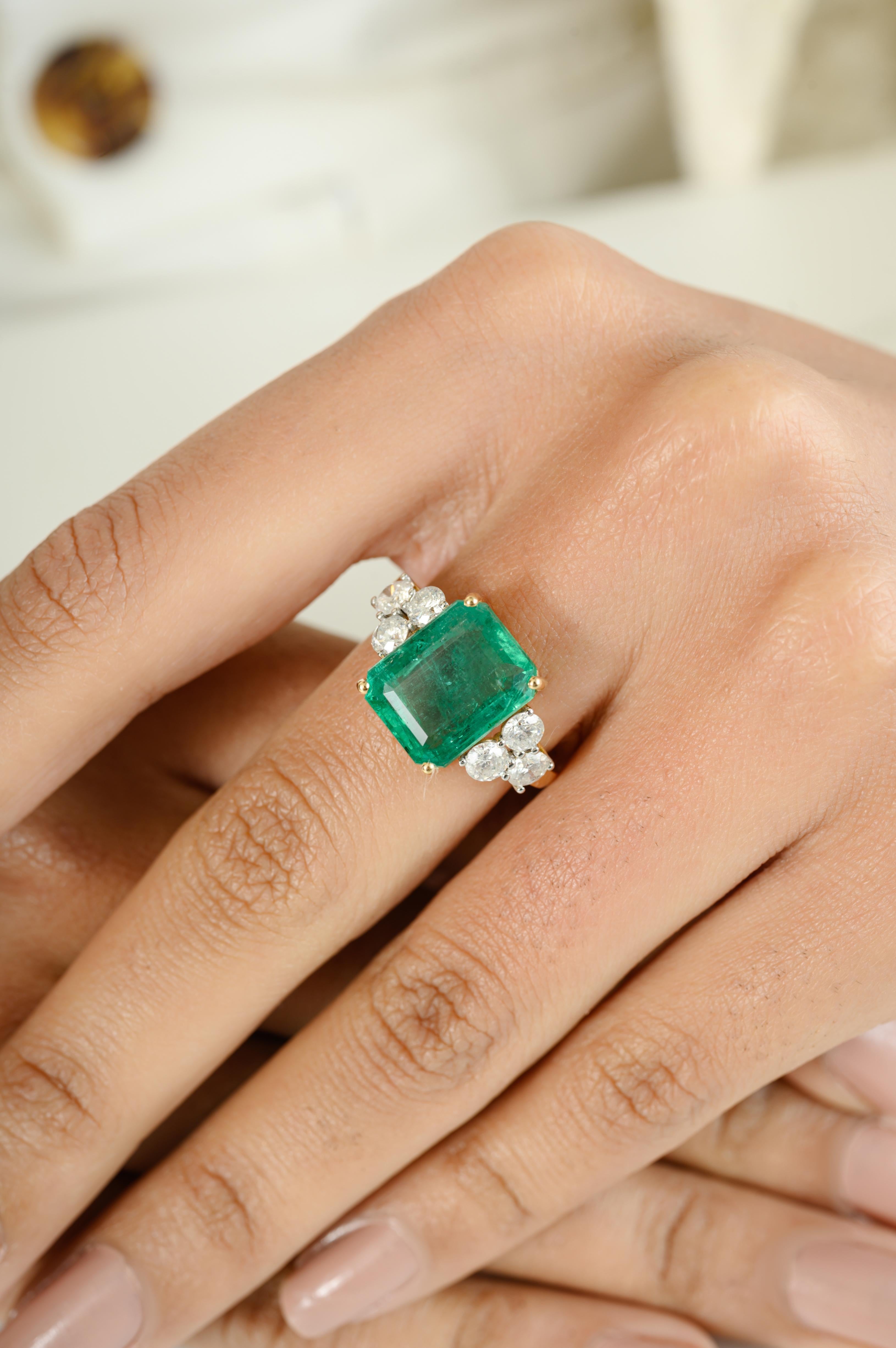 En venta: Anillo de boda de oro amarillo de 18 quilates con diamante esmeralda auténtico de 5,25 quilates para mujer  4