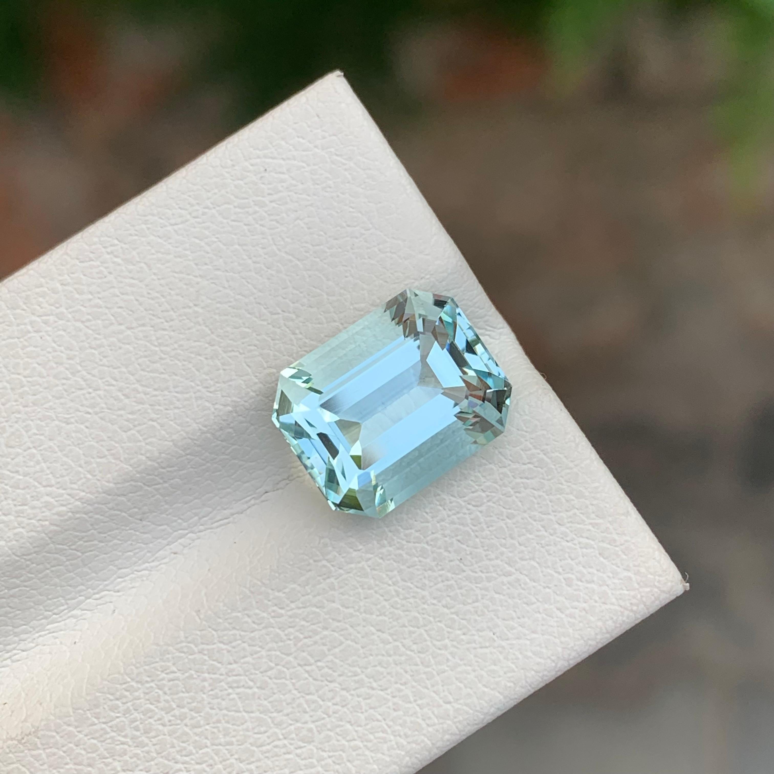 Lose Aquamarin
Gewicht: 5,25 Karat
Abmessung: 11.5 x 9.2 x 7.1 Mm
Farbe : Blassblau
Herkunft: Shigar-Tal, Pakistan
Behandlung: Nicht
Zertifikat : Auf Anfrage
Die Form: Smaragd 

Der Aquamarin ist ein fesselnder Edelstein, der für seine bezaubernden