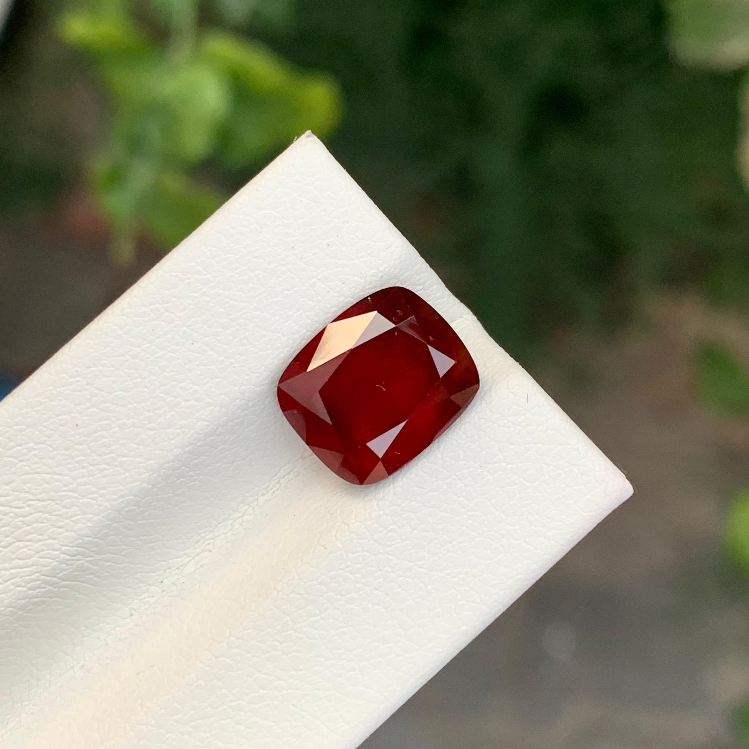 Pierre précieuse taille coussin en grenat hessonite naturel non serti de 5,25 carats en vente 4