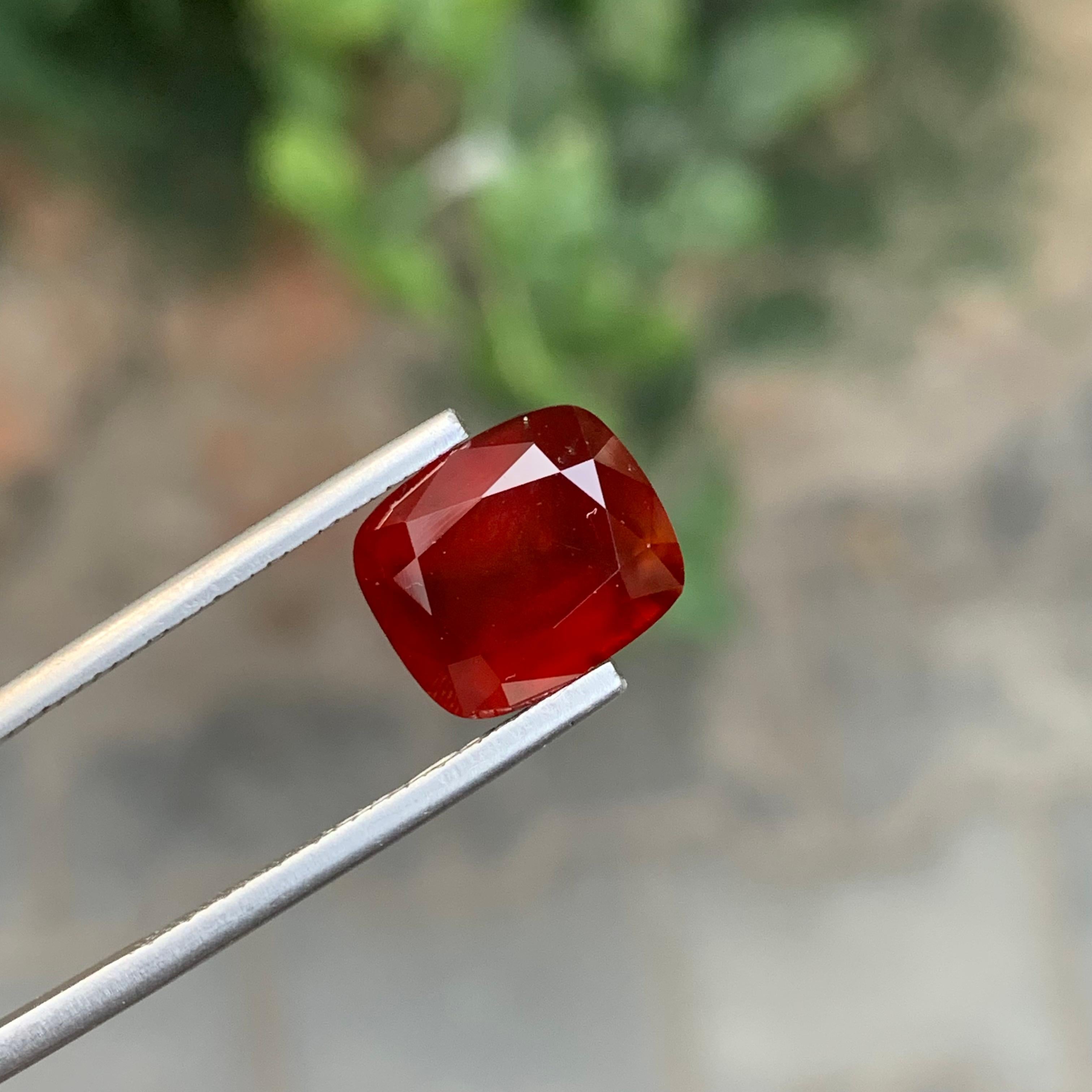 Taille coussin Pierre précieuse taille coussin en grenat hessonite naturel non serti de 5,25 carats en vente