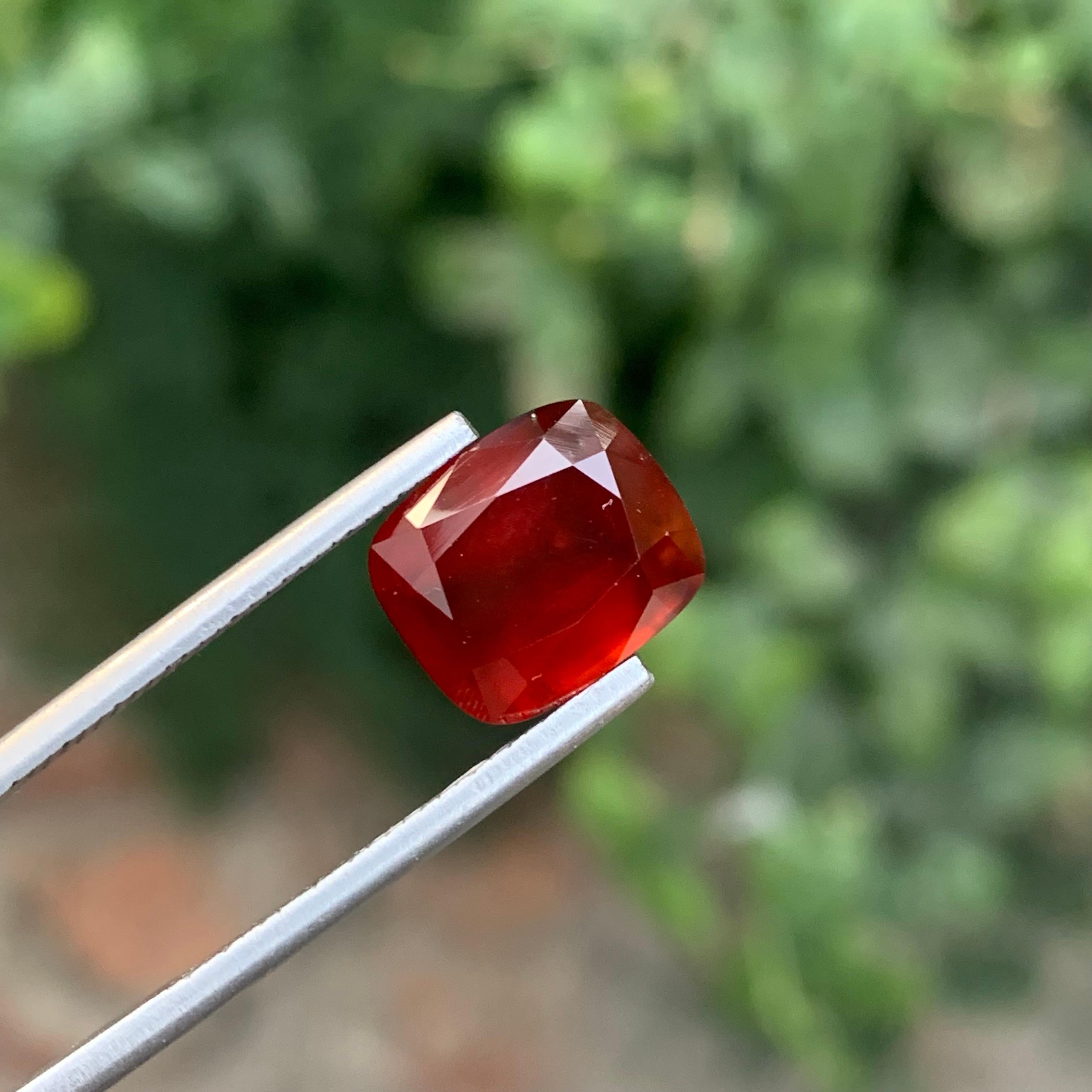 Pierre précieuse taille coussin en grenat hessonite naturel non serti de 5,25 carats en vente 2