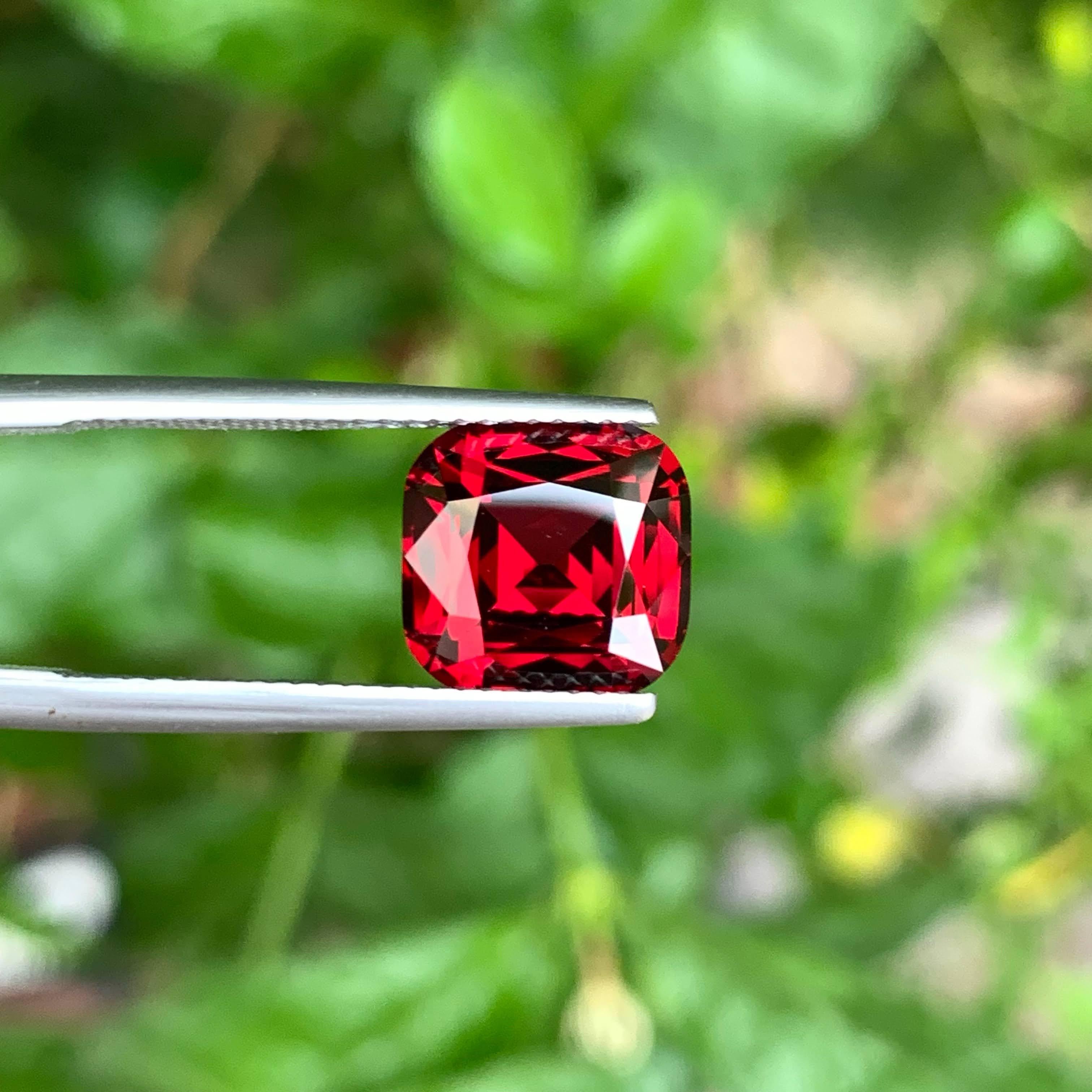 5.25 Carat Natural Loose Red Umbalite Garnet Stone Cushion Cut From Africa In New Condition For Sale In Bangkok, TH