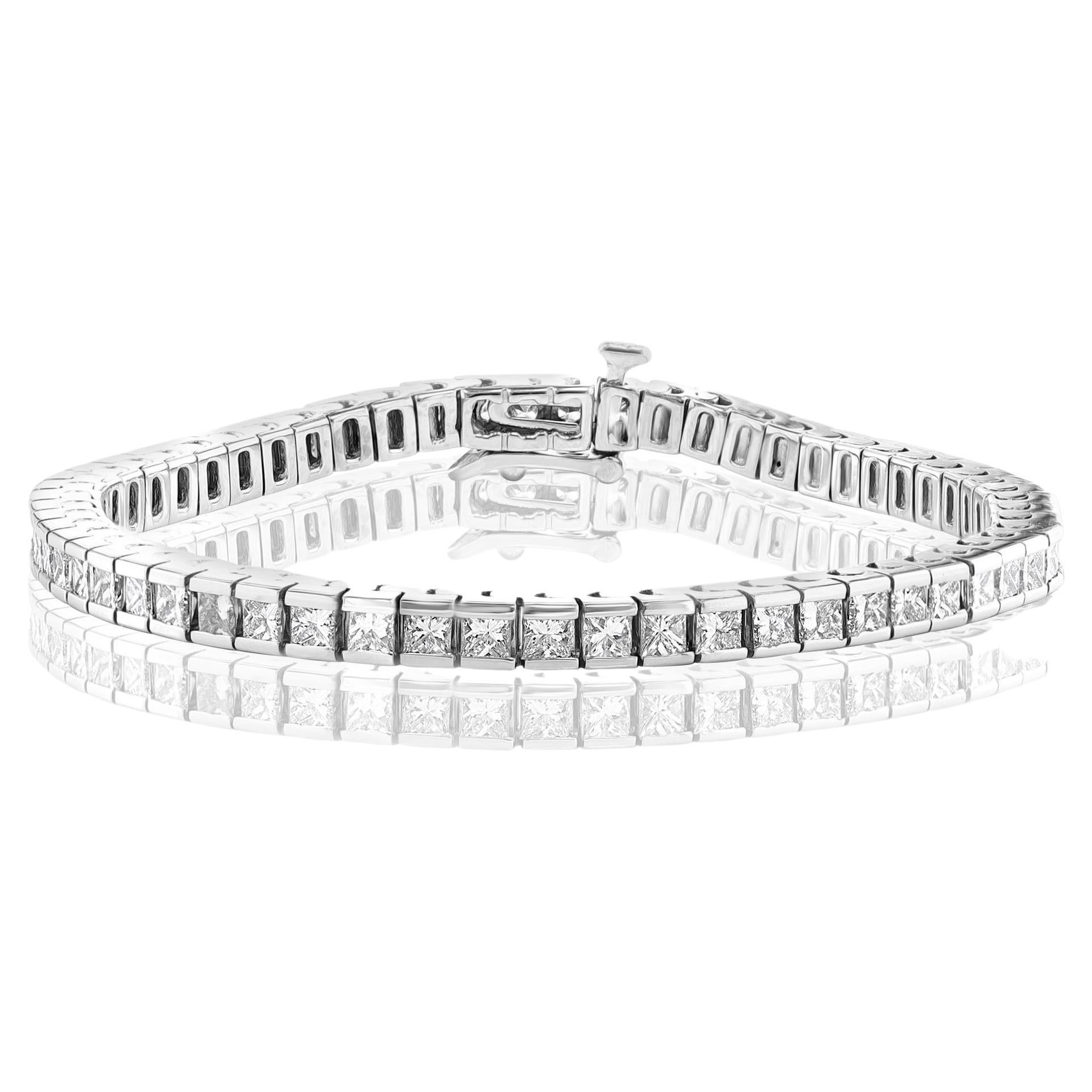 Bracelet tennis en or blanc 14 carats avec diamants taille princesse de 5,25 carats en vente