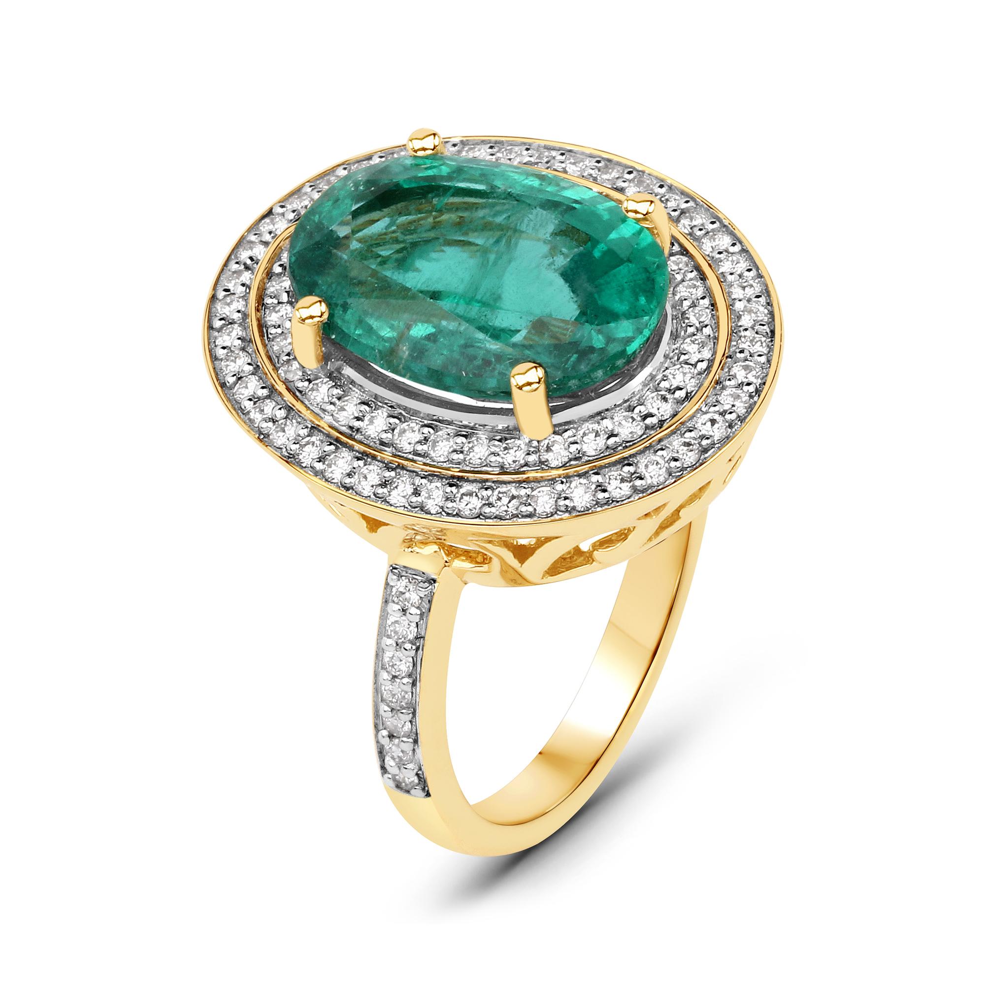 Contemporary 5.25 Carat Zambian Emerald and Diamond 18 Karat Yellow Gold Cocktail Ring For Sale