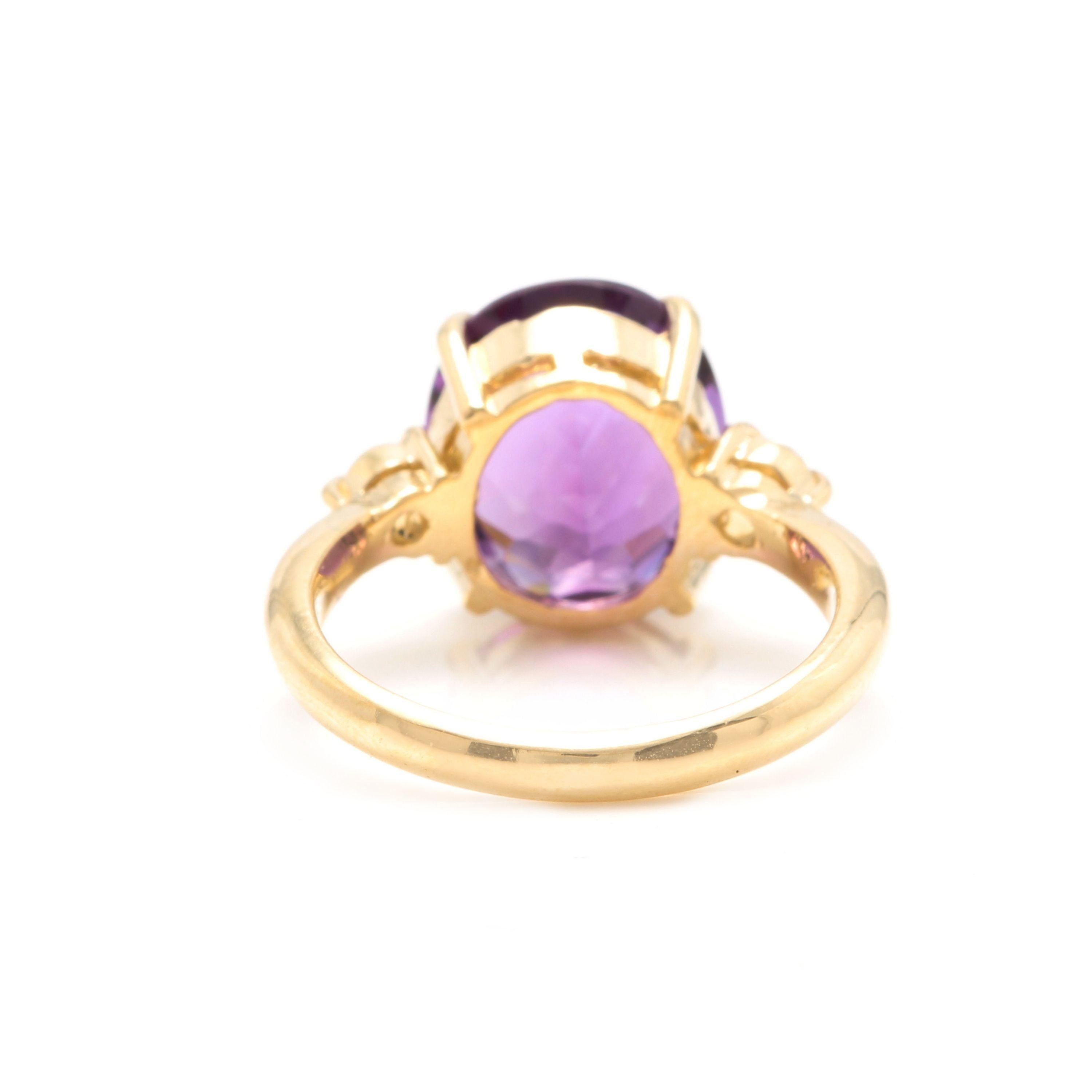 5.24 Carat Natural Impressive Amethyst and Diamond 14 Karat Yellow Gold Ring In New Condition For Sale In Los Angeles, CA