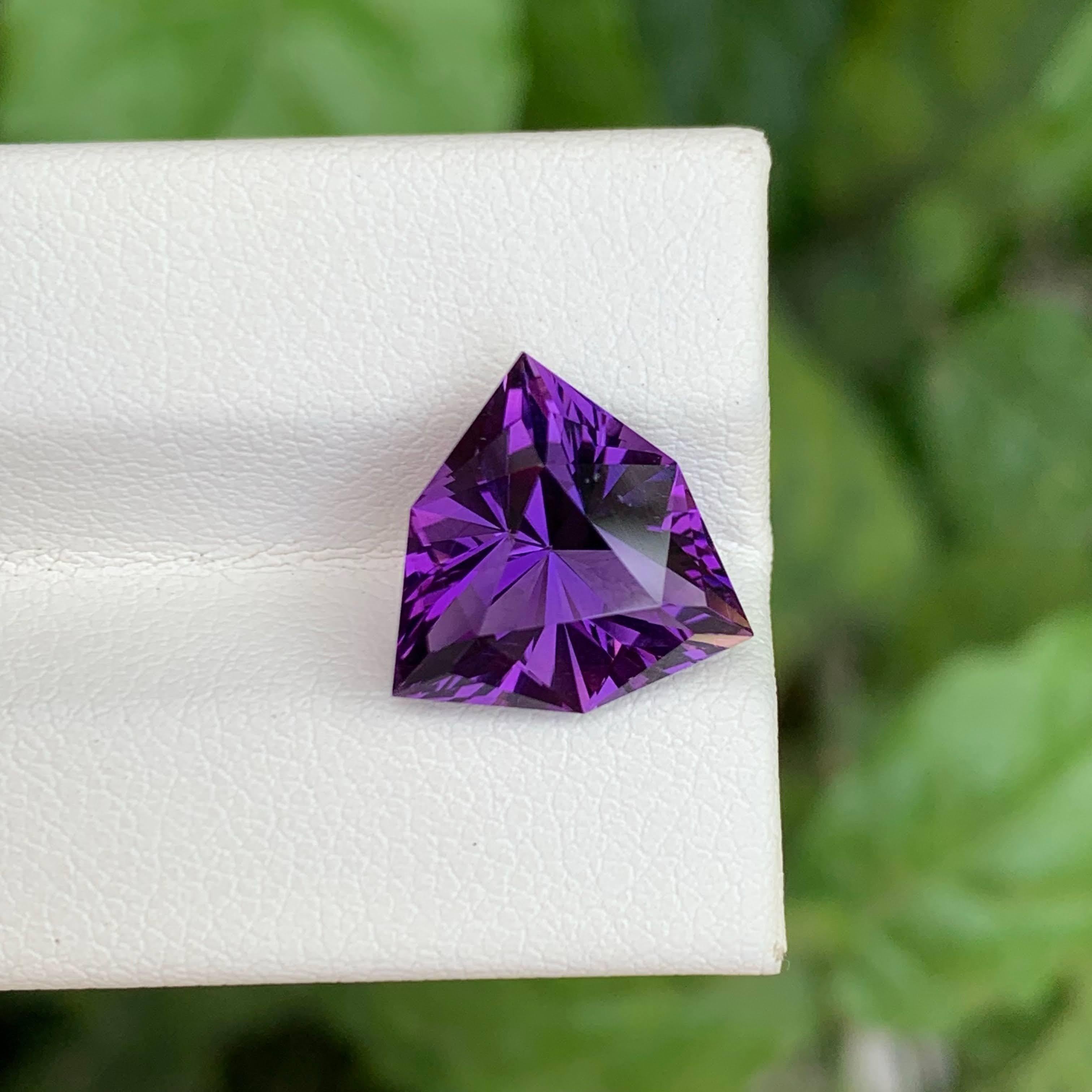 Moderno 5.25 carati di ametista viola pietra tagliata a brillante gemma brasiliana naturale in vendita