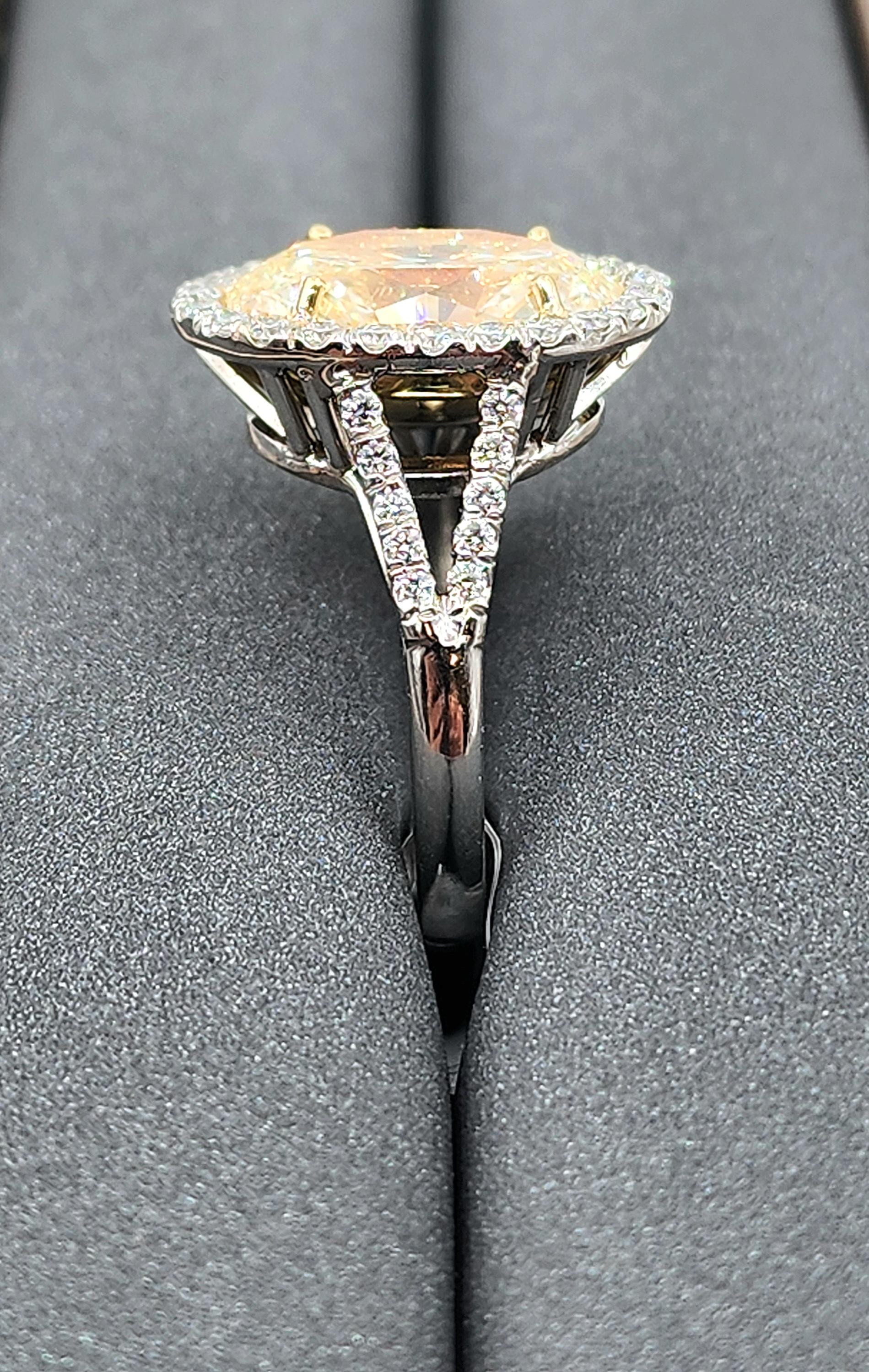 5.25 ct Certified Natural Yellow & Diamond Ring For Sale 2