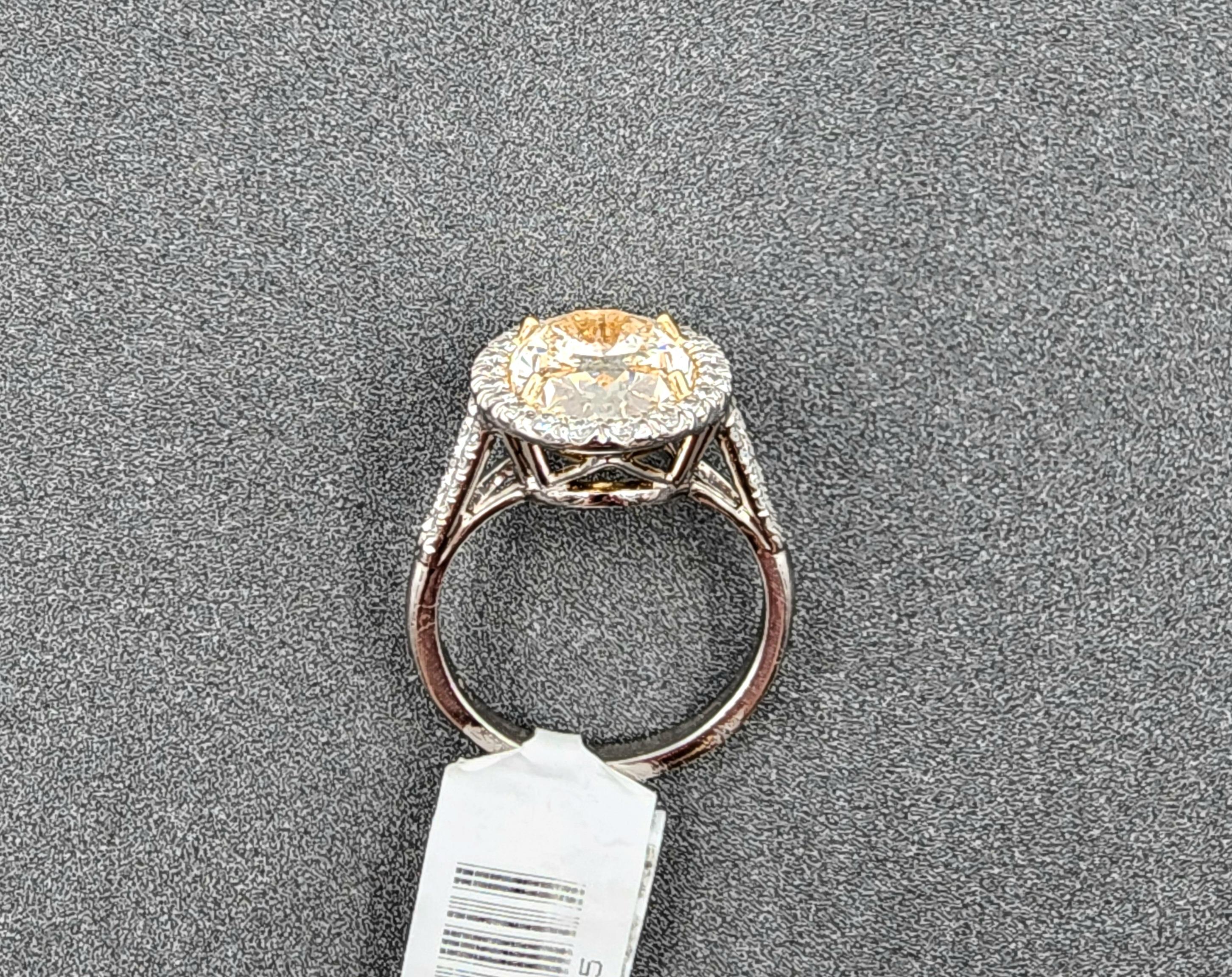 5.25 ct Certified Natural Yellow & Diamond Ring For Sale 3