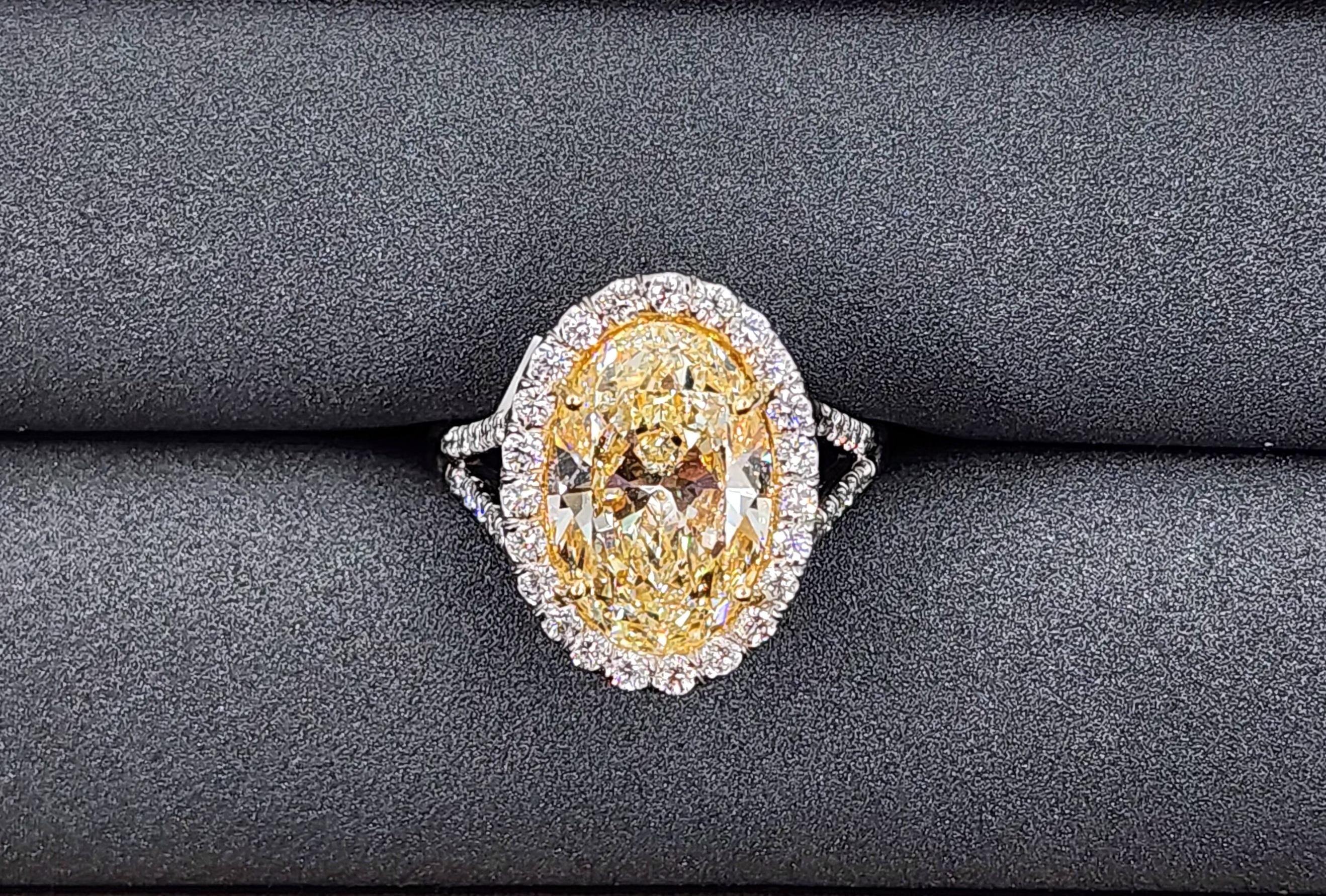 Anillo Amarillo y Diamante Natural Certificado de 5,25 ct